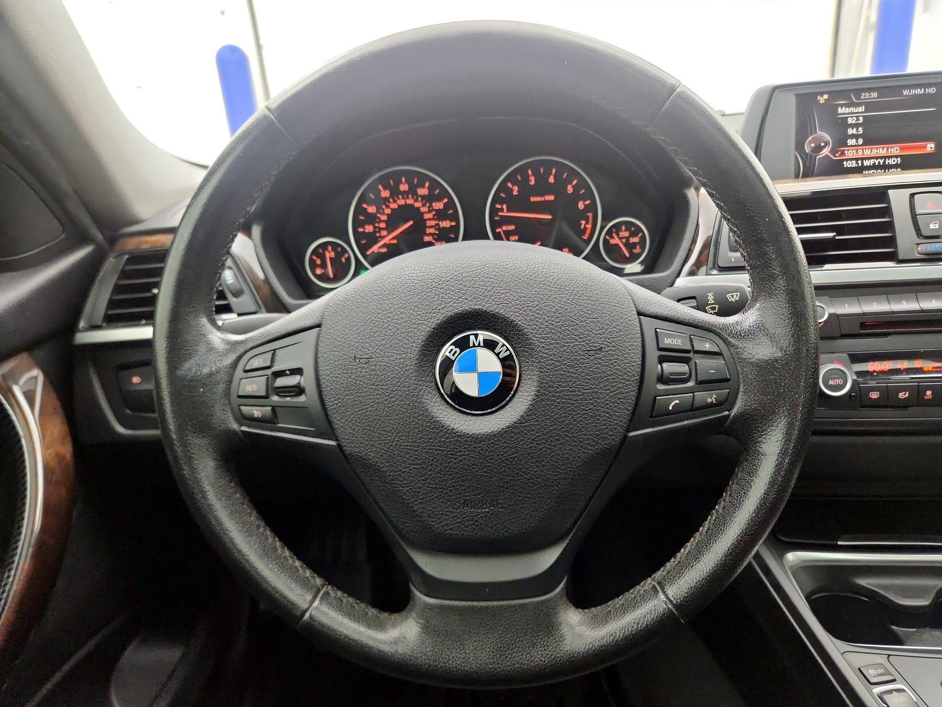 Thumbnail: 2015 BMW 3 Series - 10