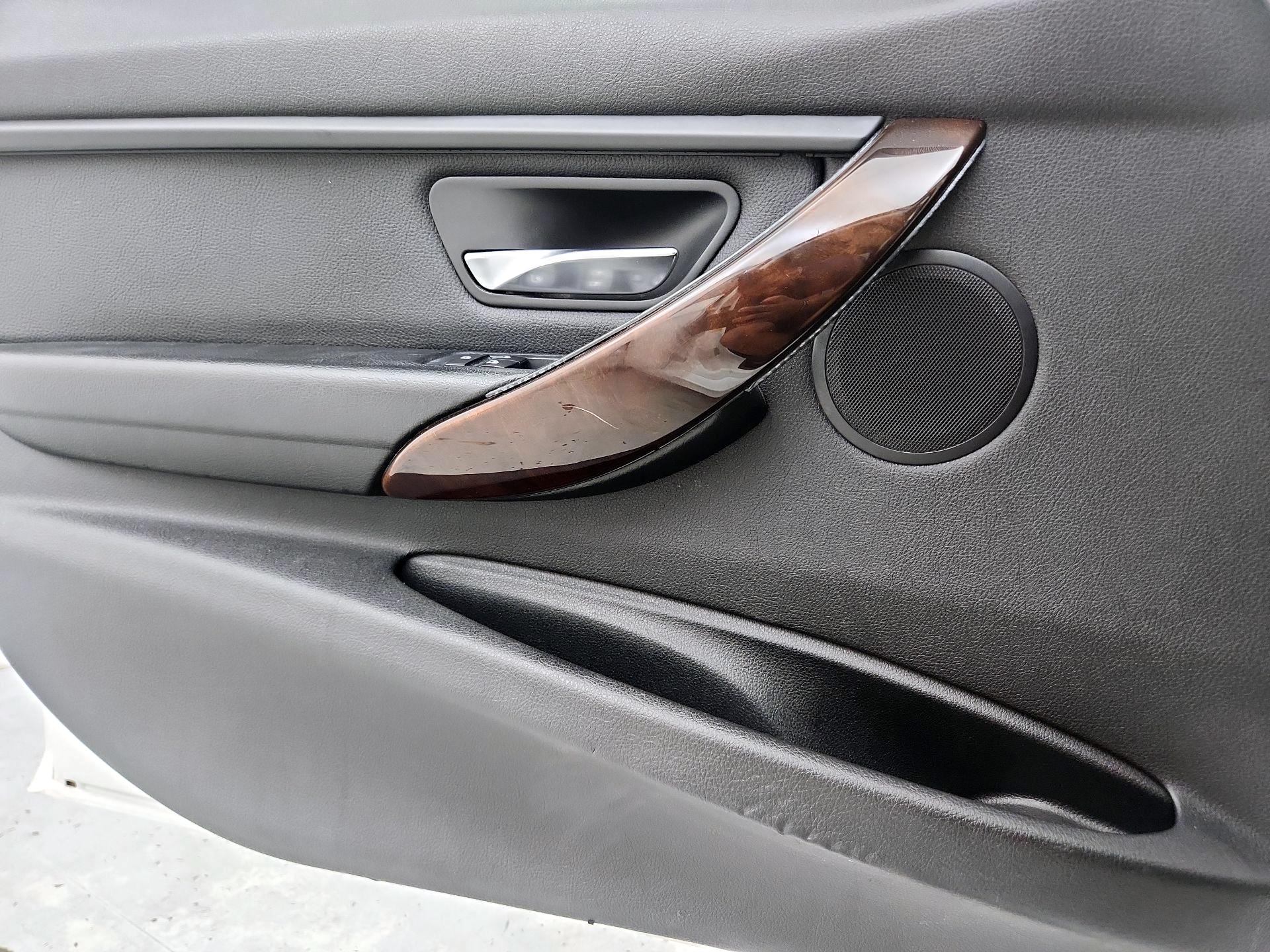 Thumbnail: 2015 BMW 3 Series - 12