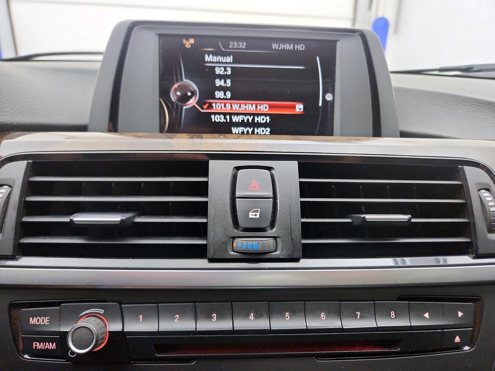 Thumbnail: 2015 BMW 3 Series - 14