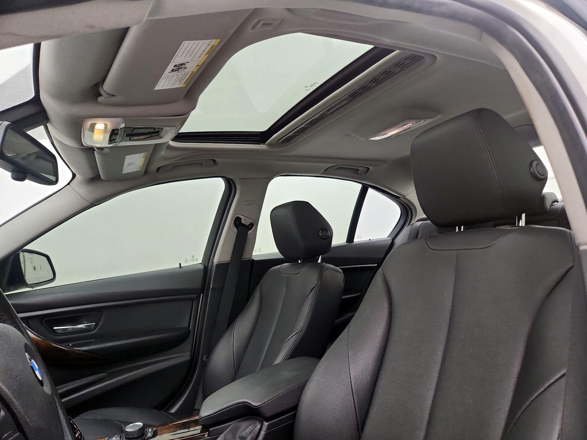 Thumbnail: 2015 BMW 3 Series - 18