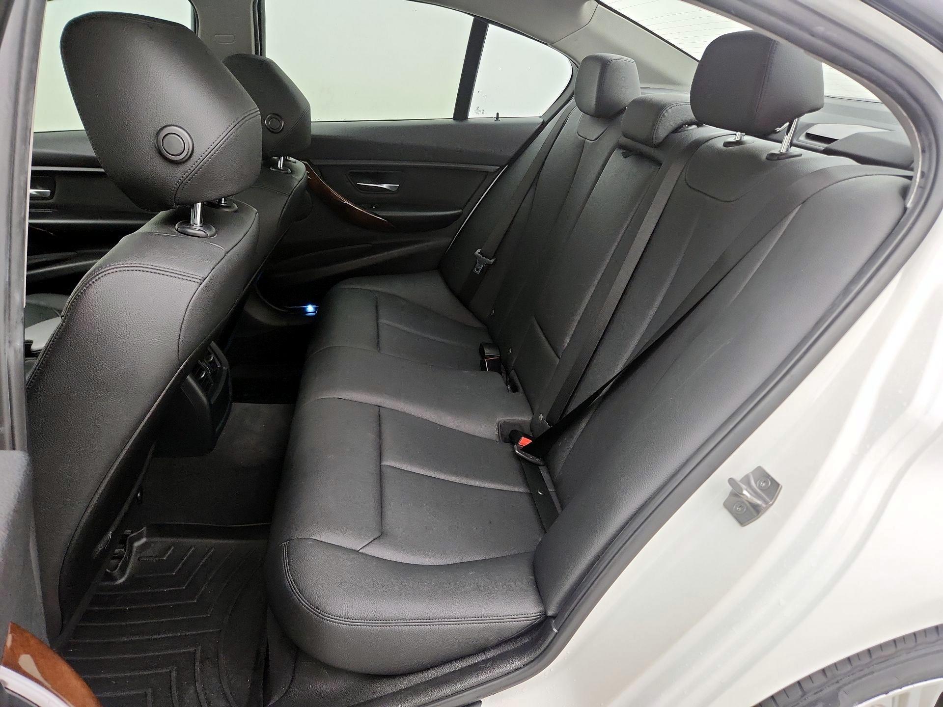 Thumbnail: 2015 BMW 3 Series - 19