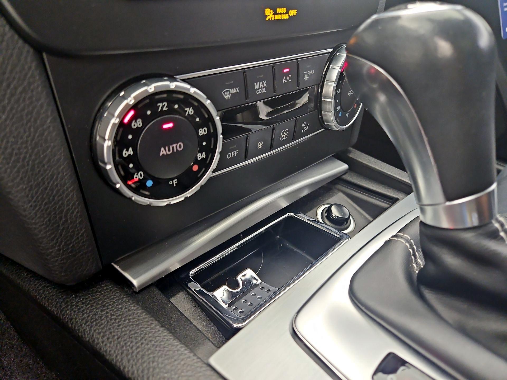 Thumbnail: 2015 Mercedes-Benz C-Class - 16