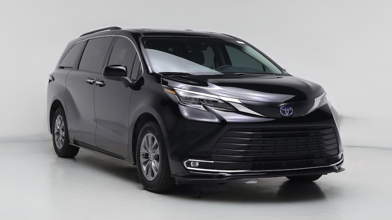 2024 Toyota Sienna XLE Hero Image