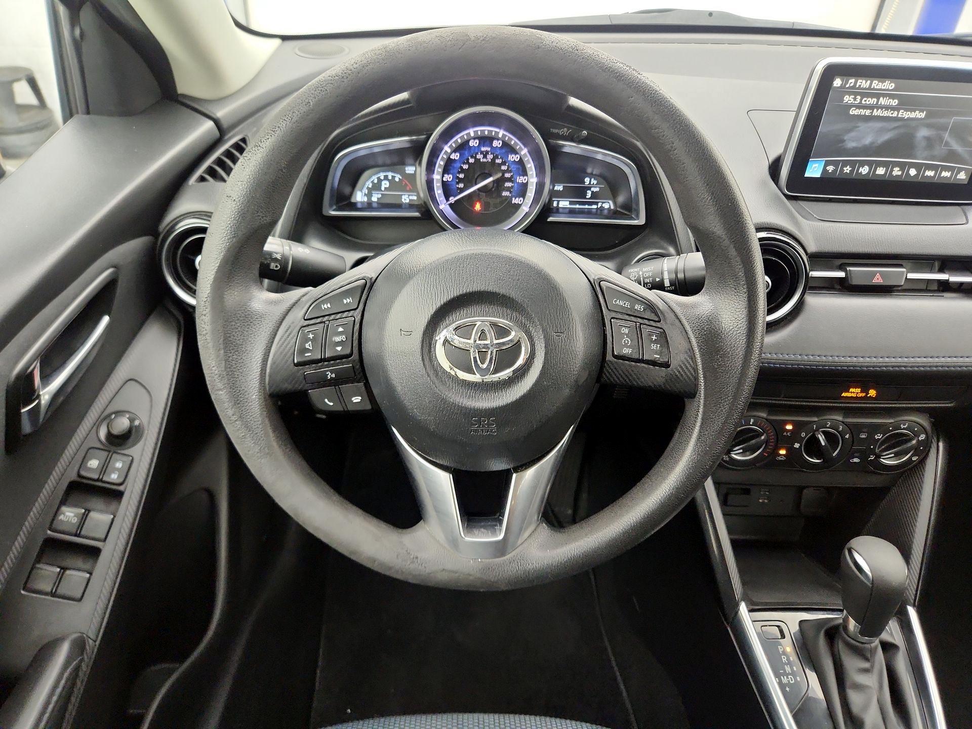 Thumbnail: 2017 Toyota Yaris iA - 10