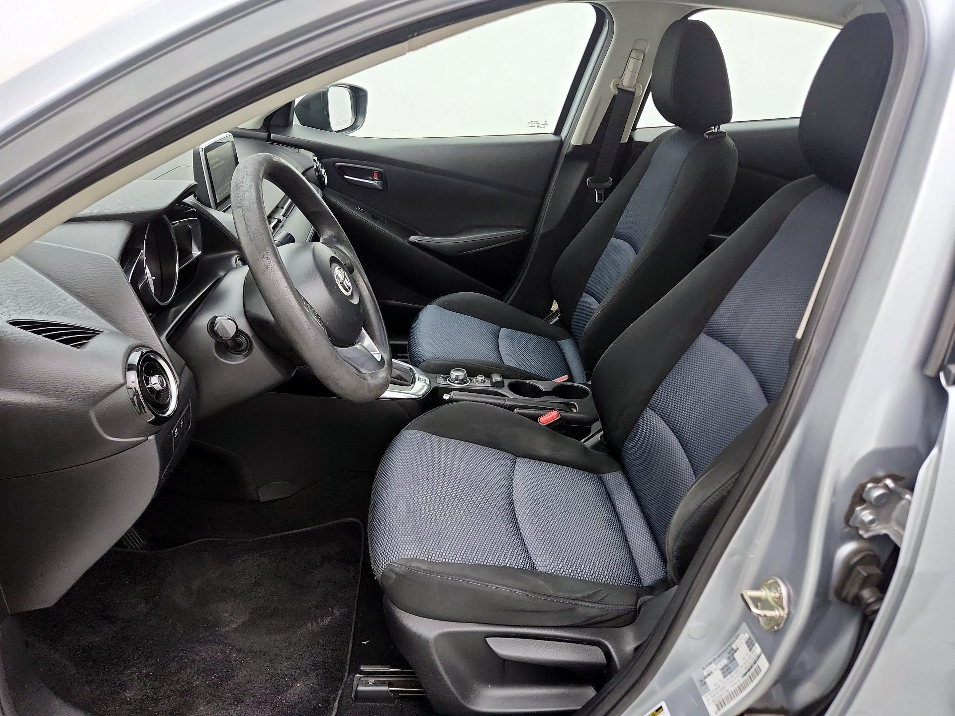 Thumbnail: 2017 Toyota Yaris iA - 11