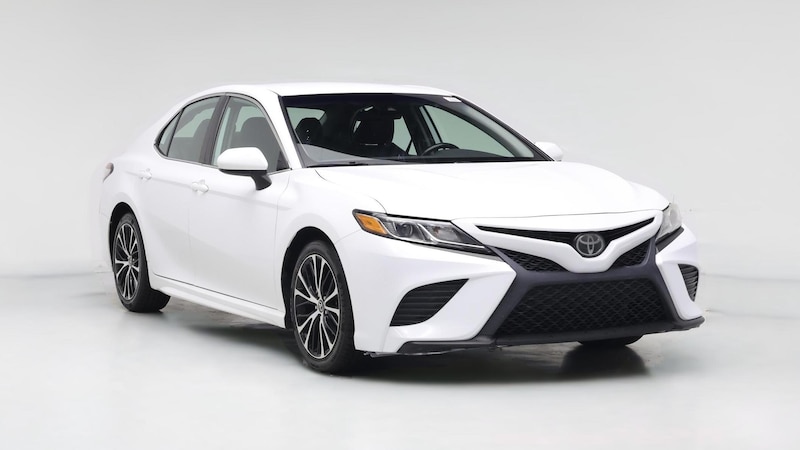 2019 Toyota Camry SE Hero Image