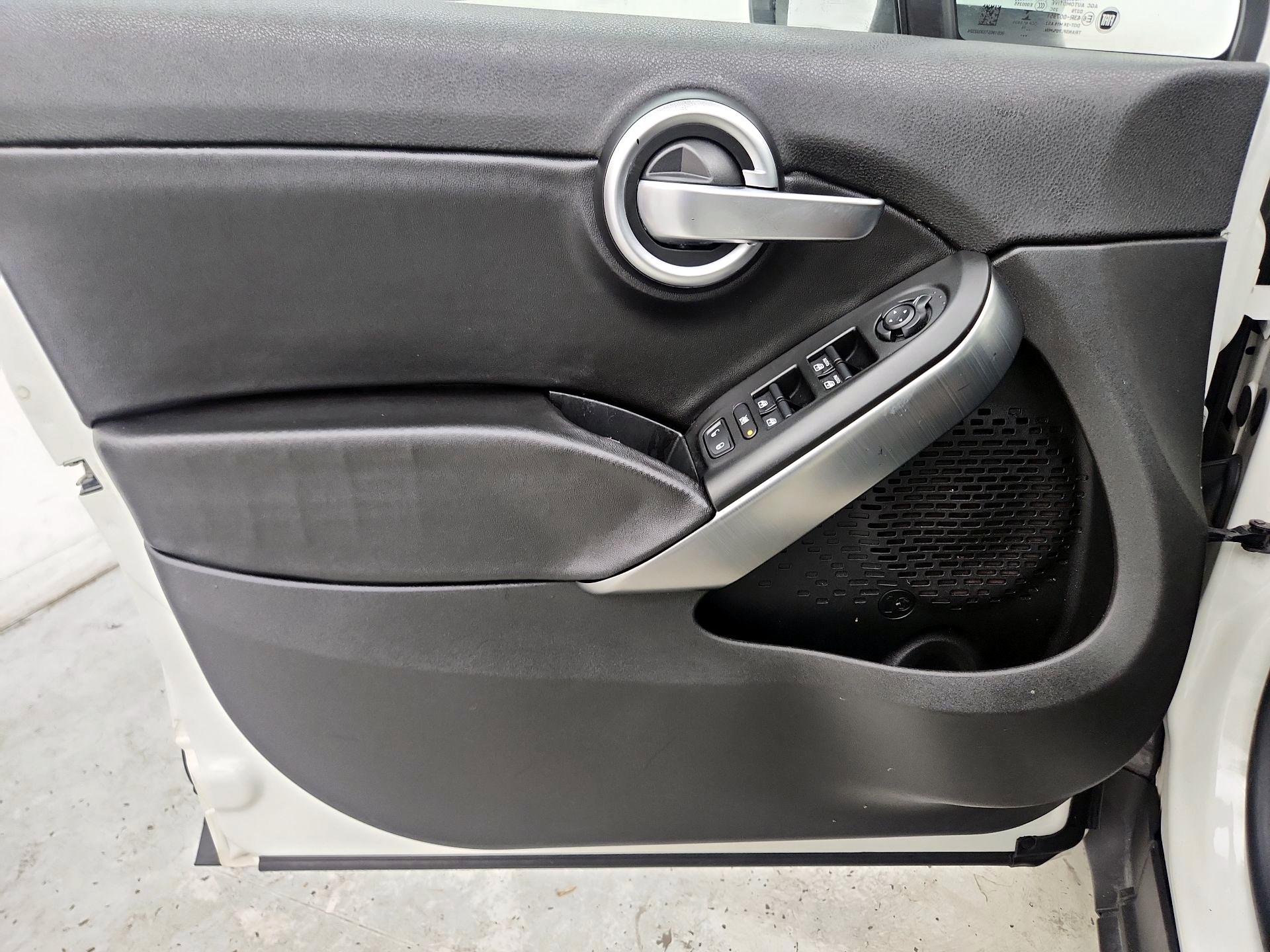Thumbnail: 2016 Fiat 500X - 12