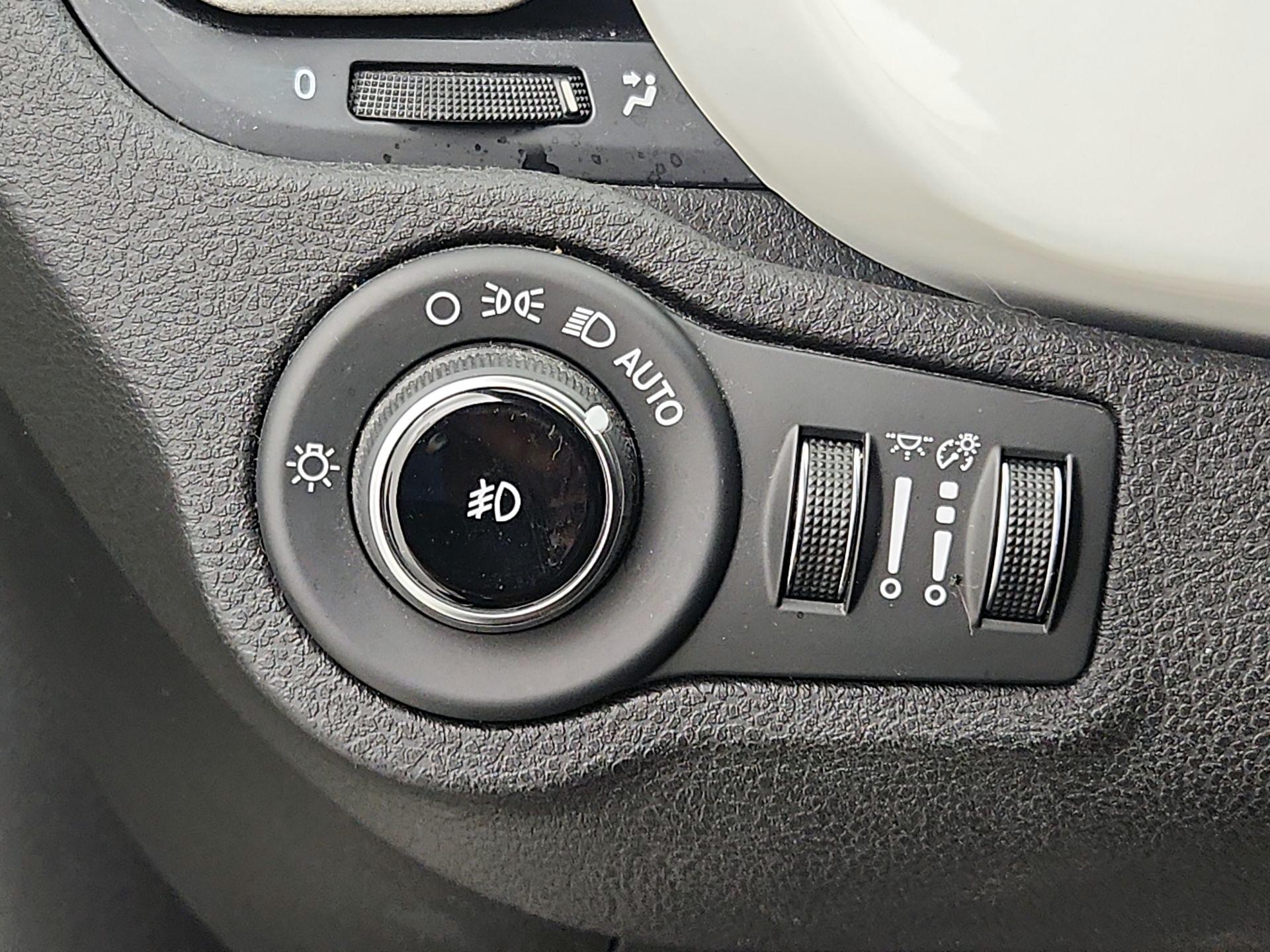 Thumbnail: 2016 Fiat 500X - 13