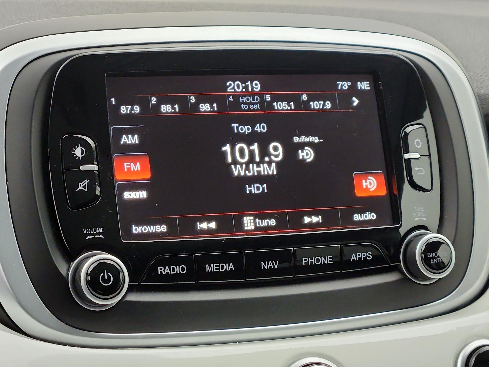 Thumbnail: 2016 Fiat 500X - 16