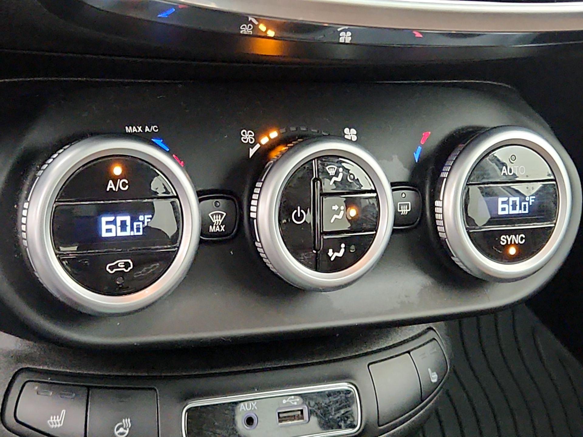 Thumbnail: 2016 Fiat 500X - 17