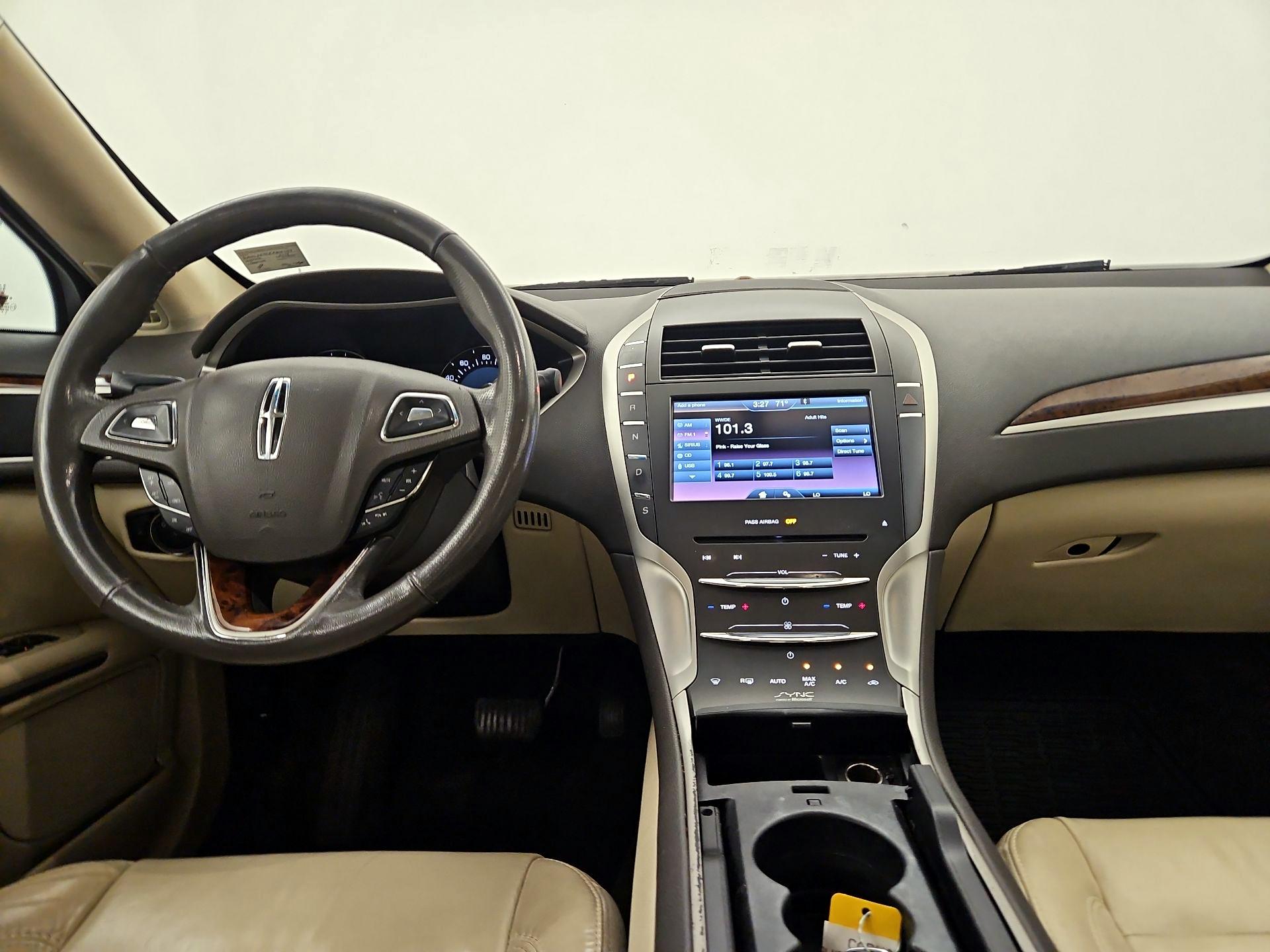 Thumbnail: 2014 Lincoln MKZ - 9