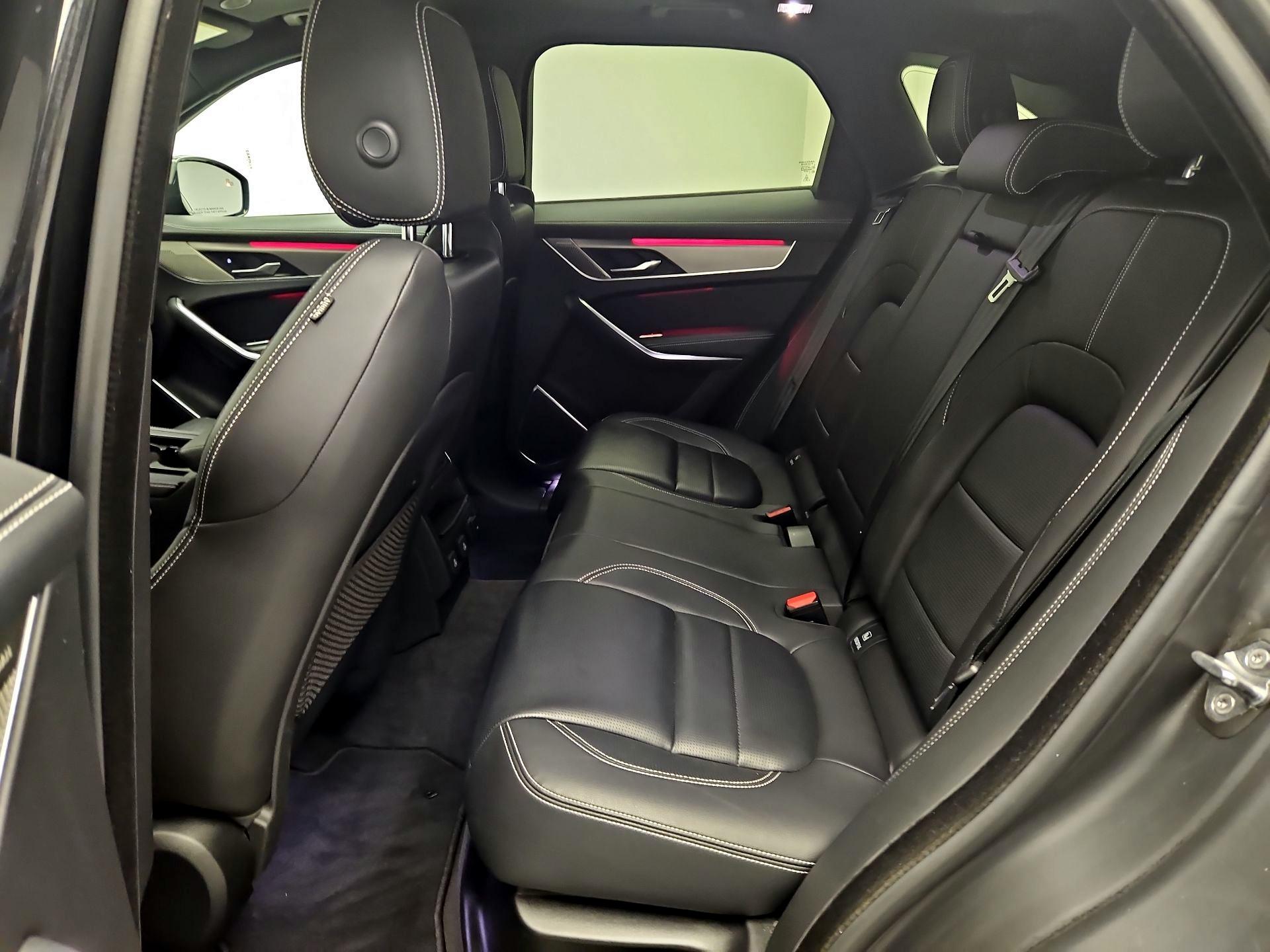Thumbnail: 2024 Jaguar F-Pace - 18