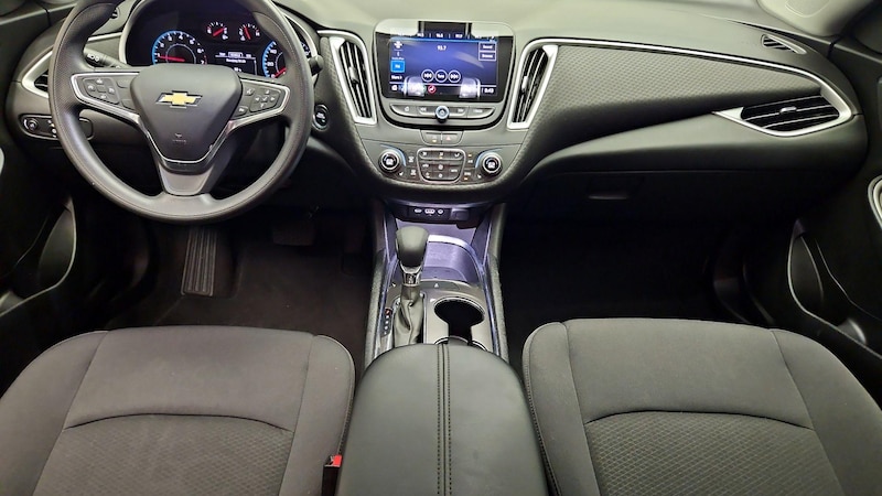 2022 Chevrolet Malibu LT 9