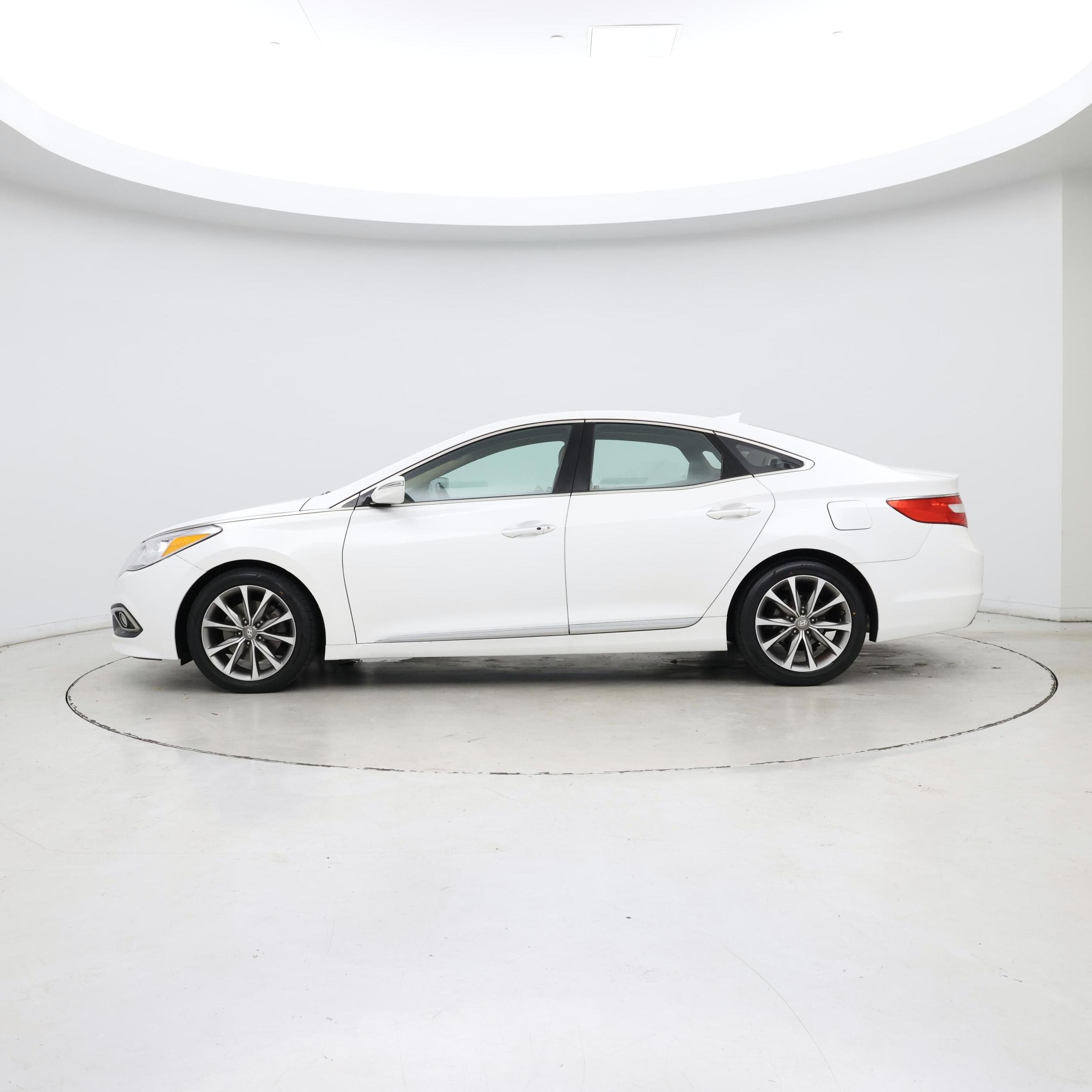 Thumbnail: 2015 Hyundai Azera - 3