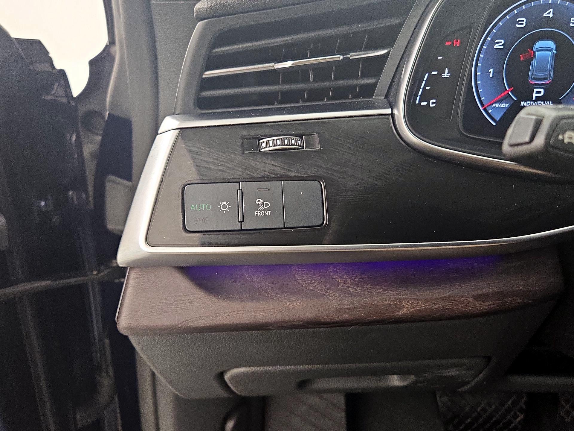 Thumbnail: 2019 Audi Q8 - 13