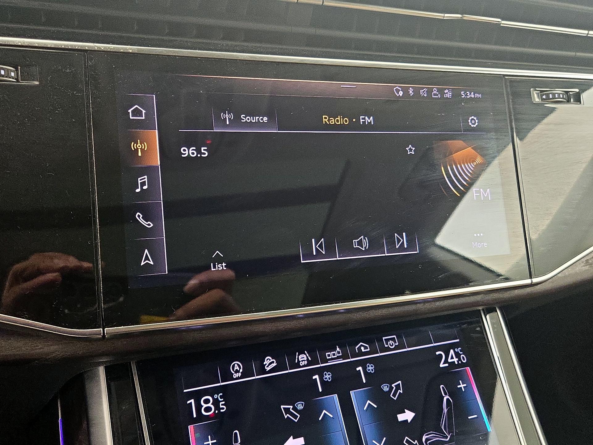 Thumbnail: 2019 Audi Q8 - 16