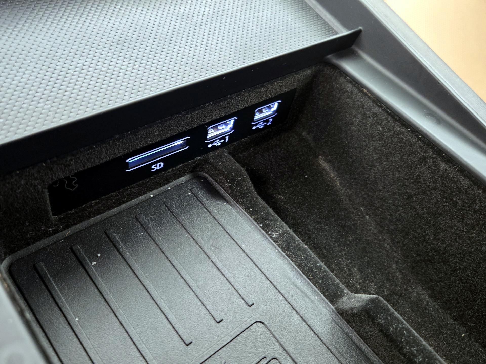 Thumbnail: 2019 Audi Q8 - 19