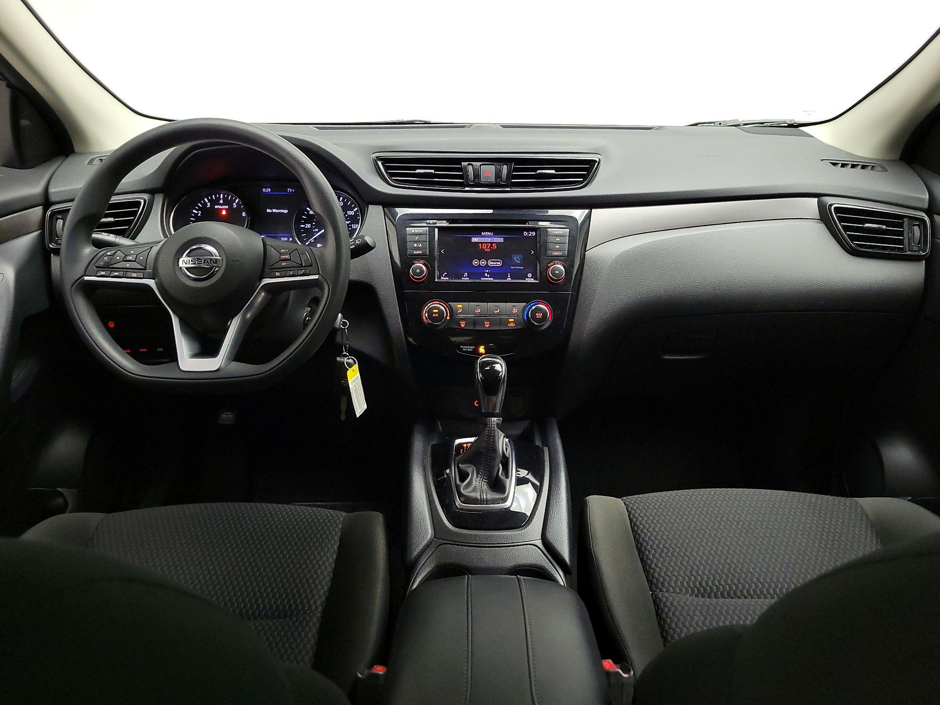 Thumbnail: 2021 Nissan Rogue Sport - 9