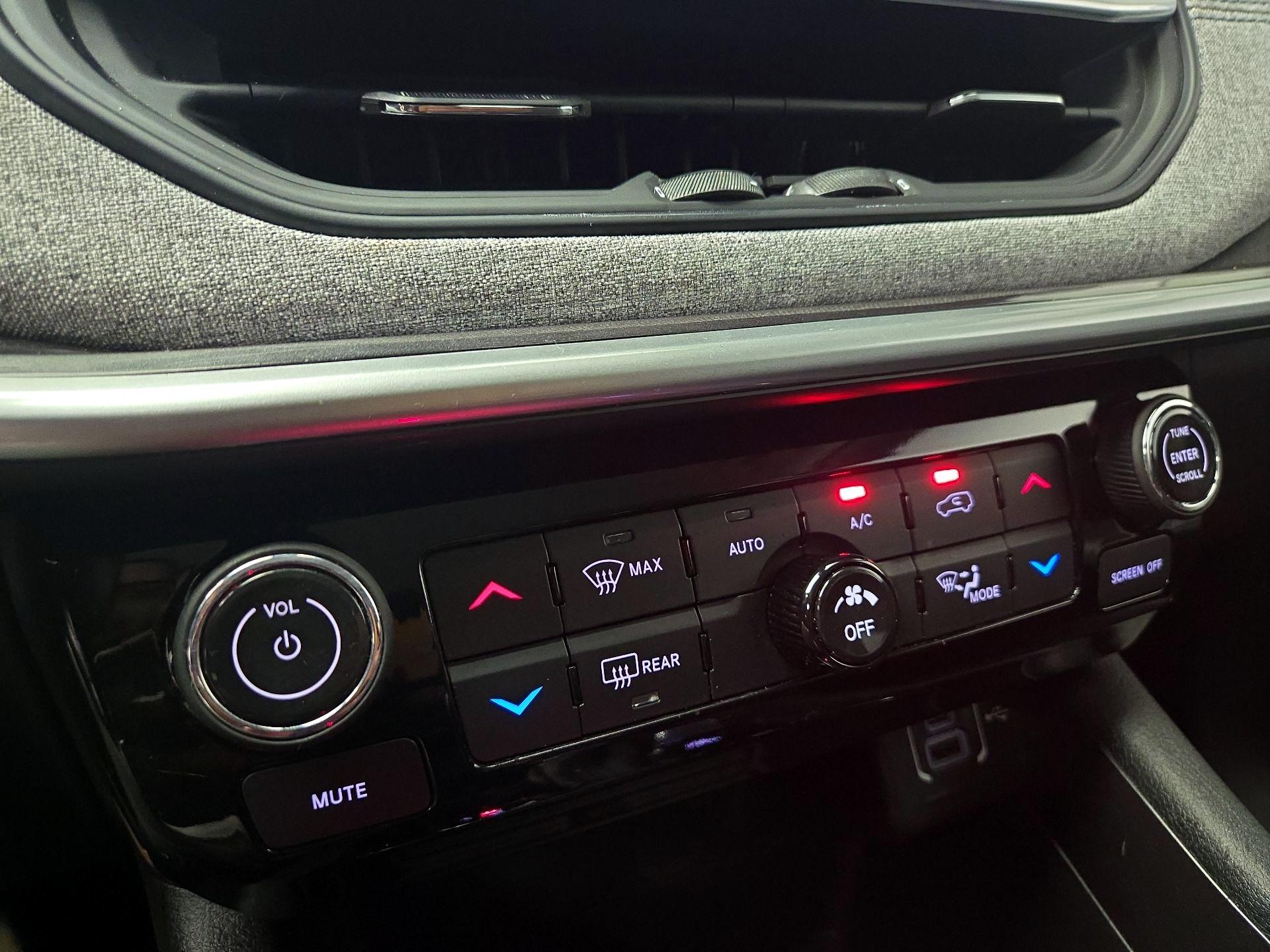 Thumbnail: 2022 Jeep Compass - 16