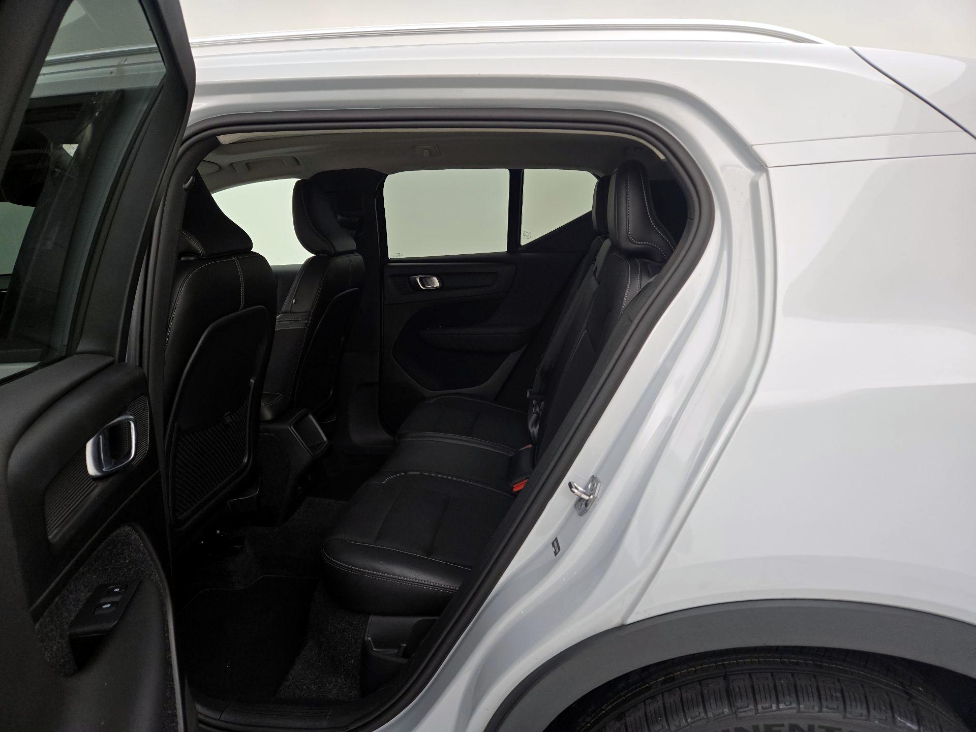 Thumbnail: 2020 Volvo XC40 - 15
