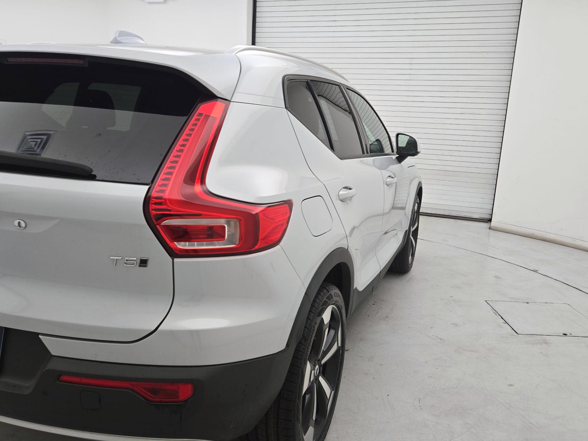 Thumbnail: 2020 Volvo XC40 - 5