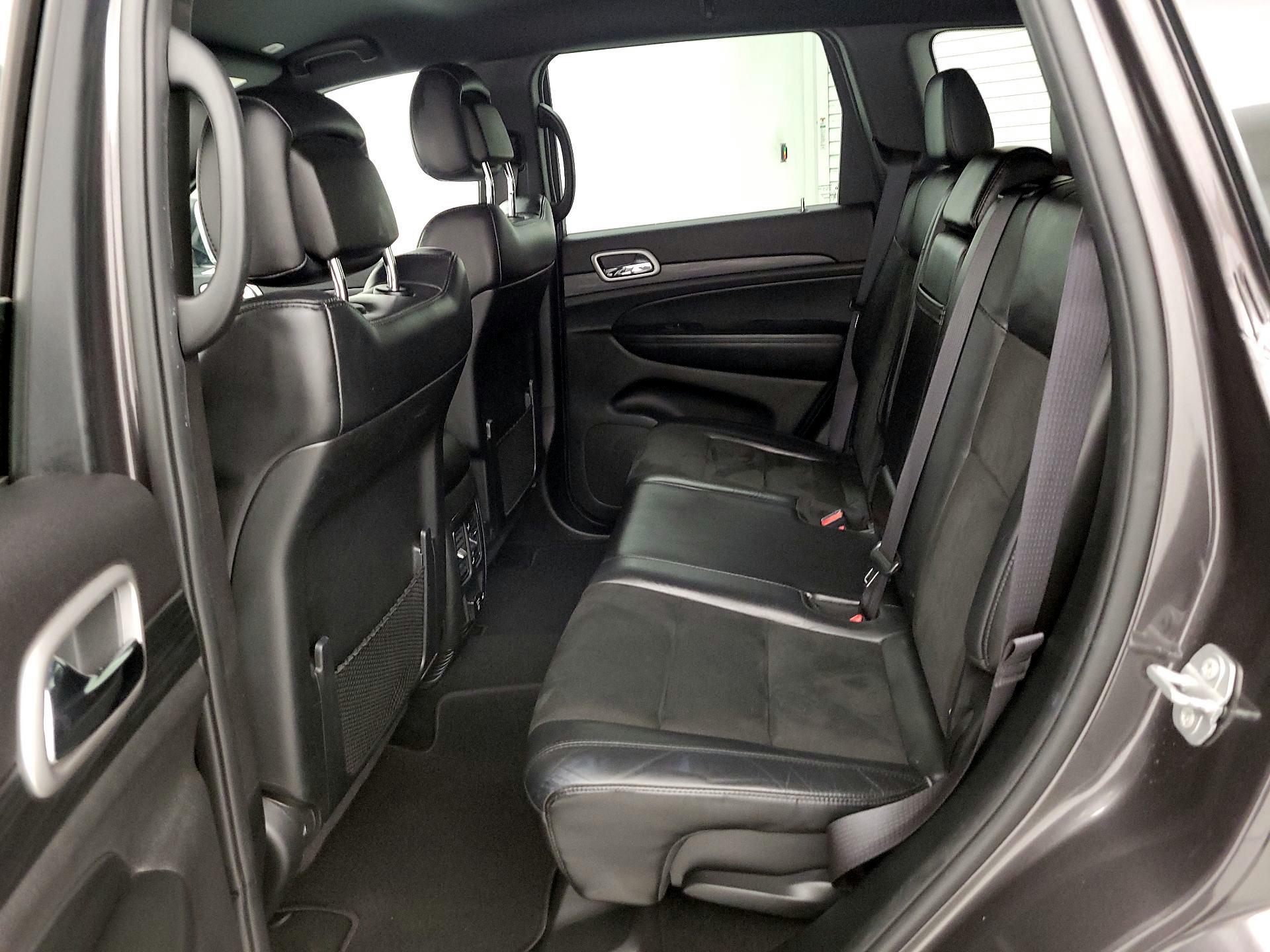 Thumbnail: 2020 Jeep Grand Cherokee - 20