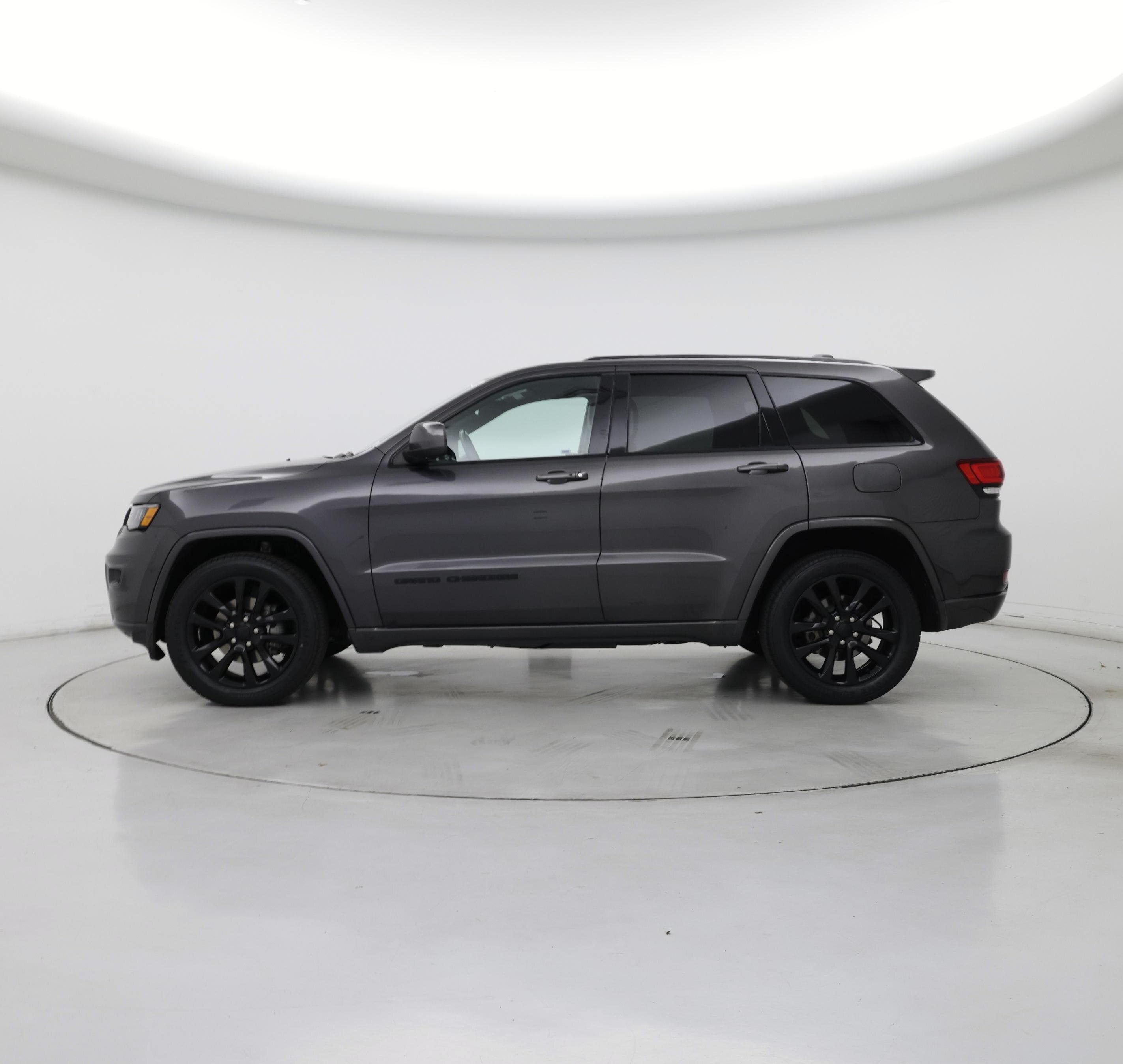Thumbnail: 2020 Jeep Grand Cherokee - 3