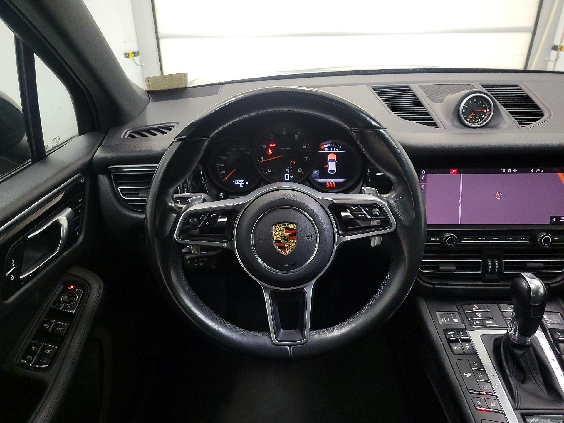 Thumbnail: 2021 Porsche Macan - 10