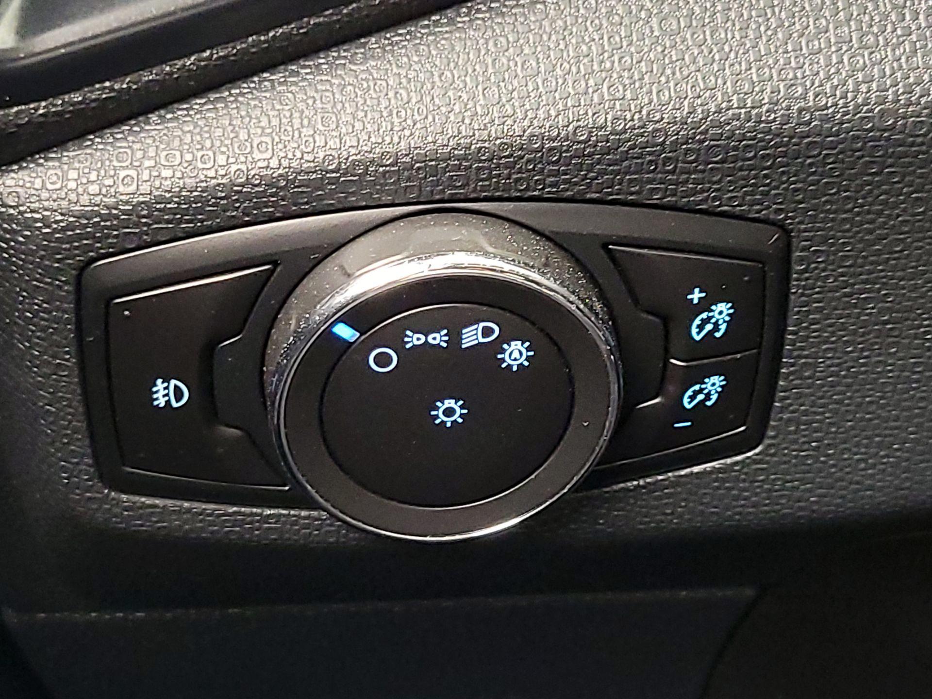 Thumbnail: 2018 Ford EcoSport - 13