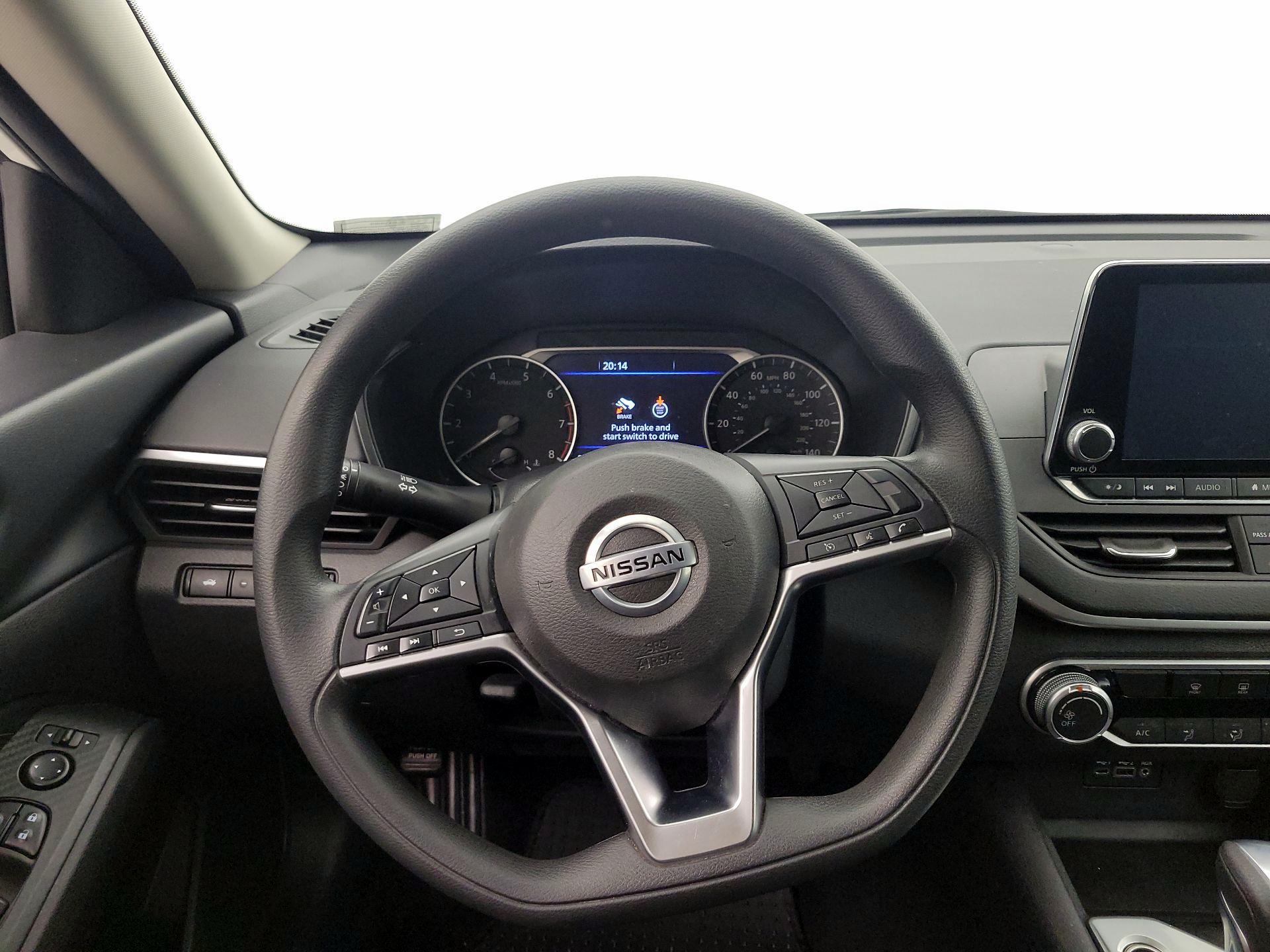 Thumbnail: 2020 Nissan Altima - 10
