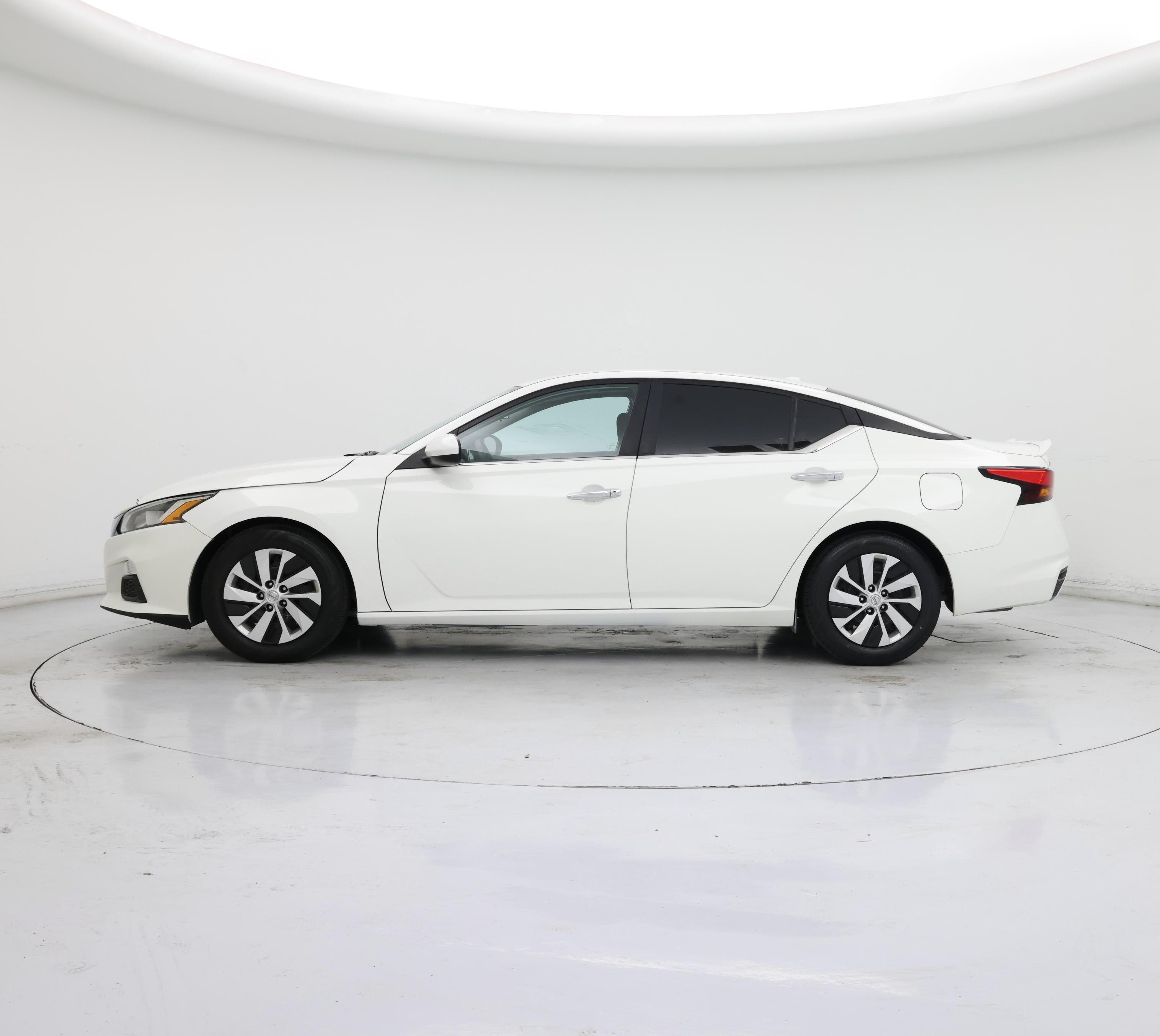 Thumbnail: 2020 Nissan Altima - 3