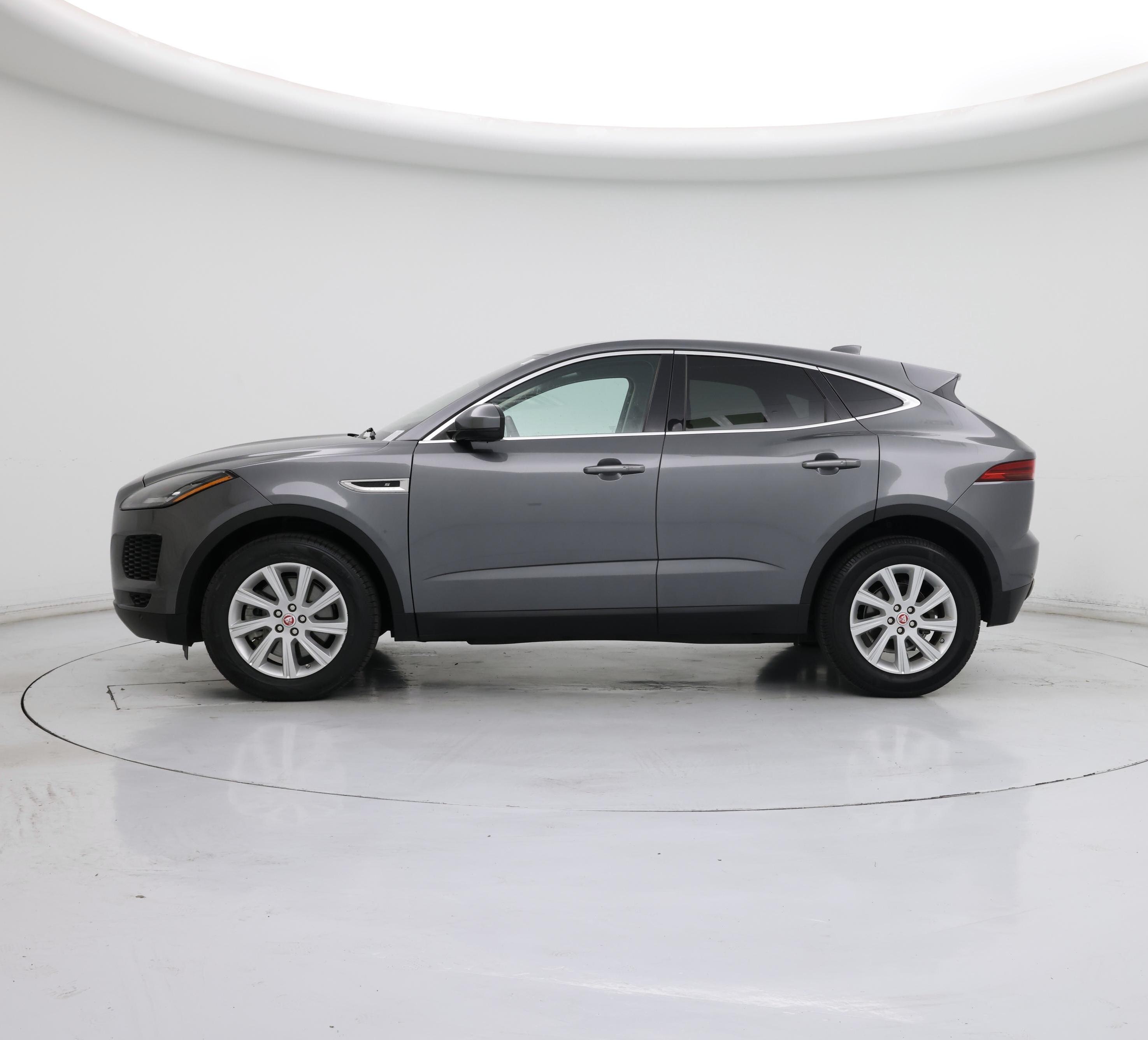 Thumbnail: 2018 Jaguar E-Pace - 3