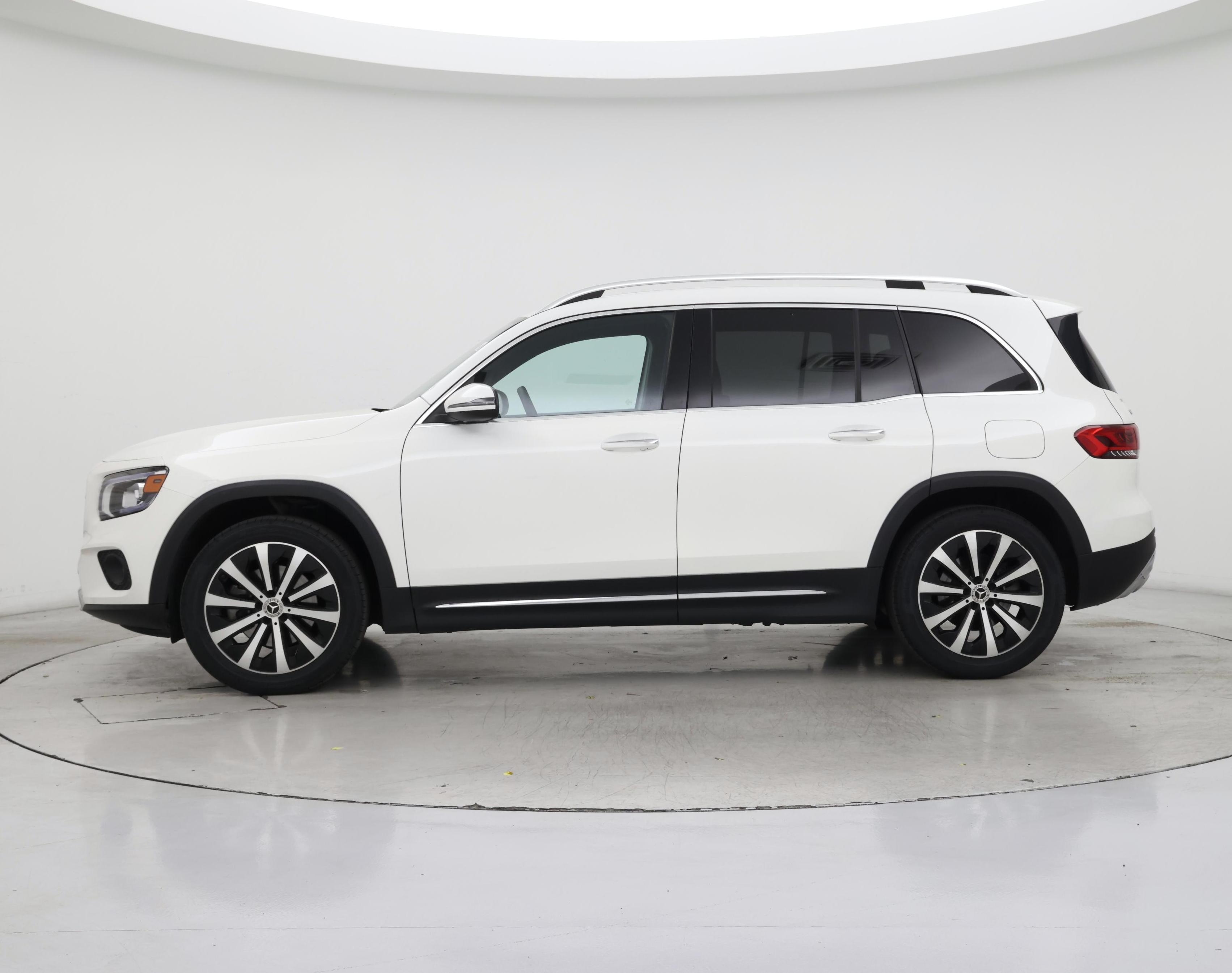 Thumbnail: 2021 Mercedes-Benz GLB - 3