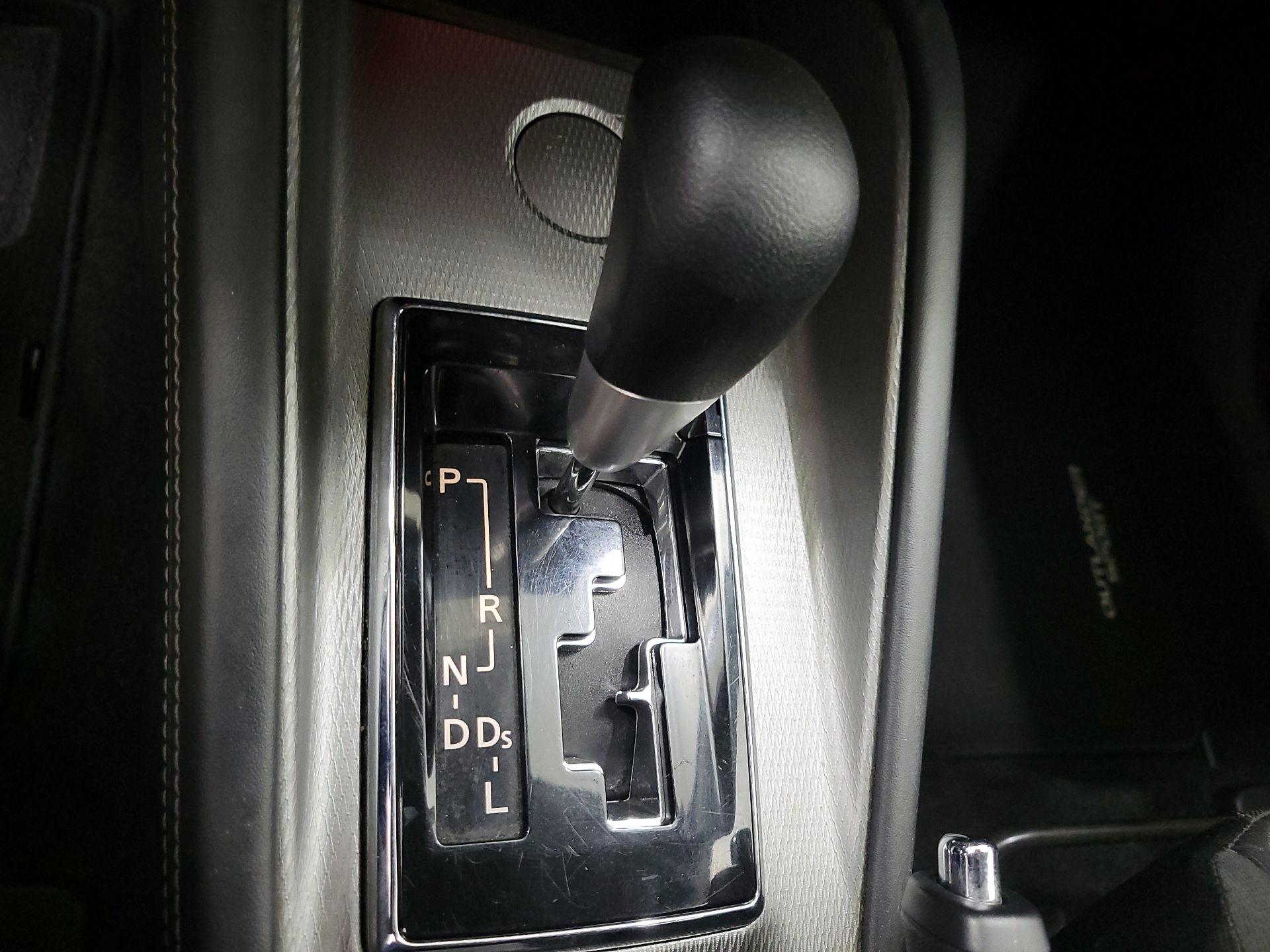 Thumbnail: 2022 Mitsubishi Outlander Sport - 17