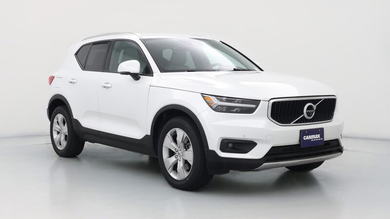 2022 Volvo XC40 T4 Momentum Hero Image