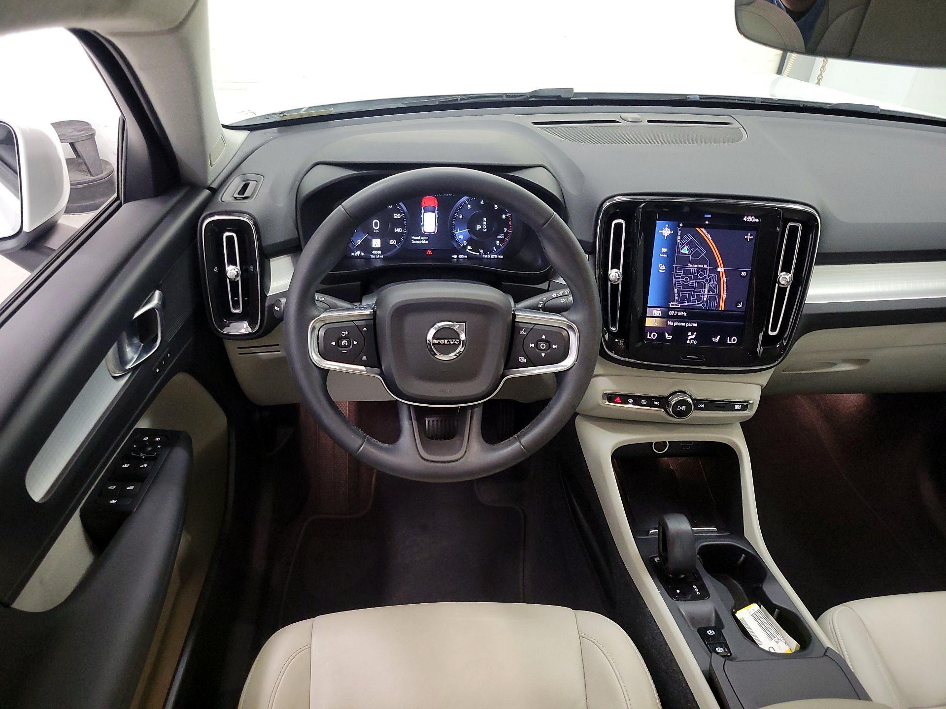 Thumbnail: 2022 Volvo XC40 - 10