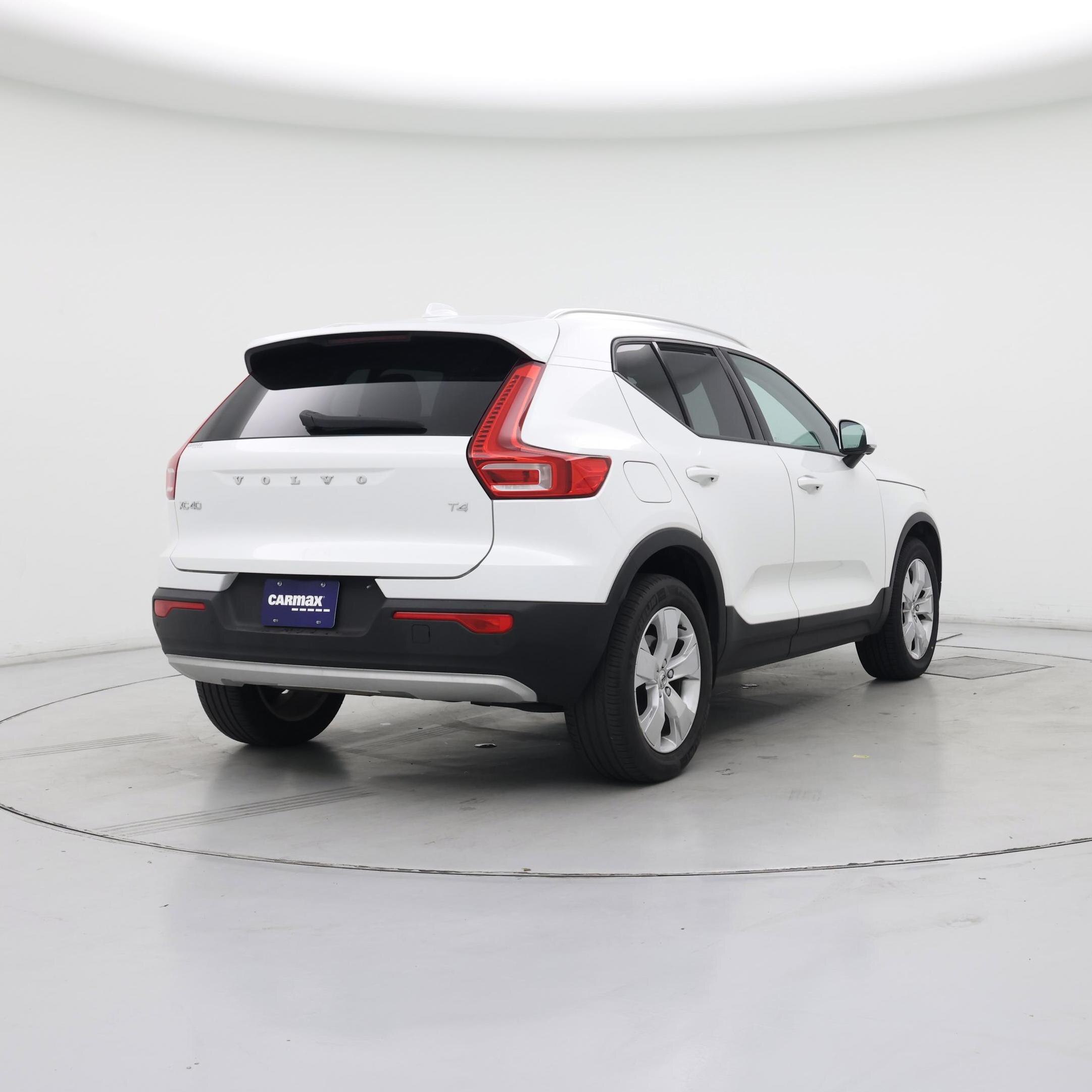 Thumbnail: 2022 Volvo XC40 - 8