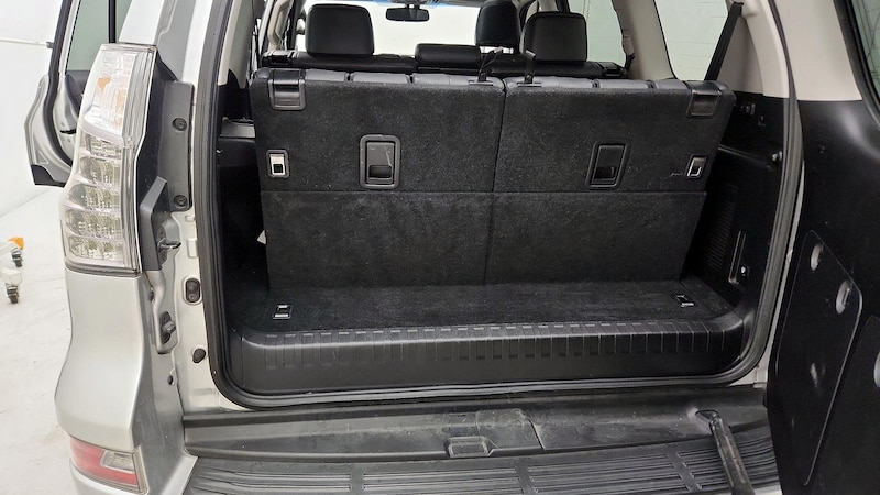 2016 Lexus GX 460 Luxury 23