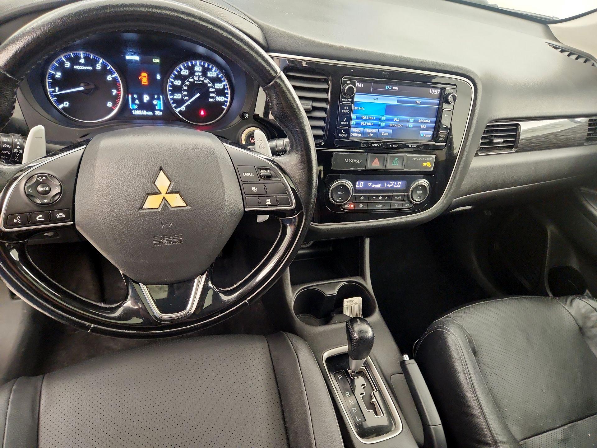 Thumbnail: 2016 Mitsubishi Outlander - 9