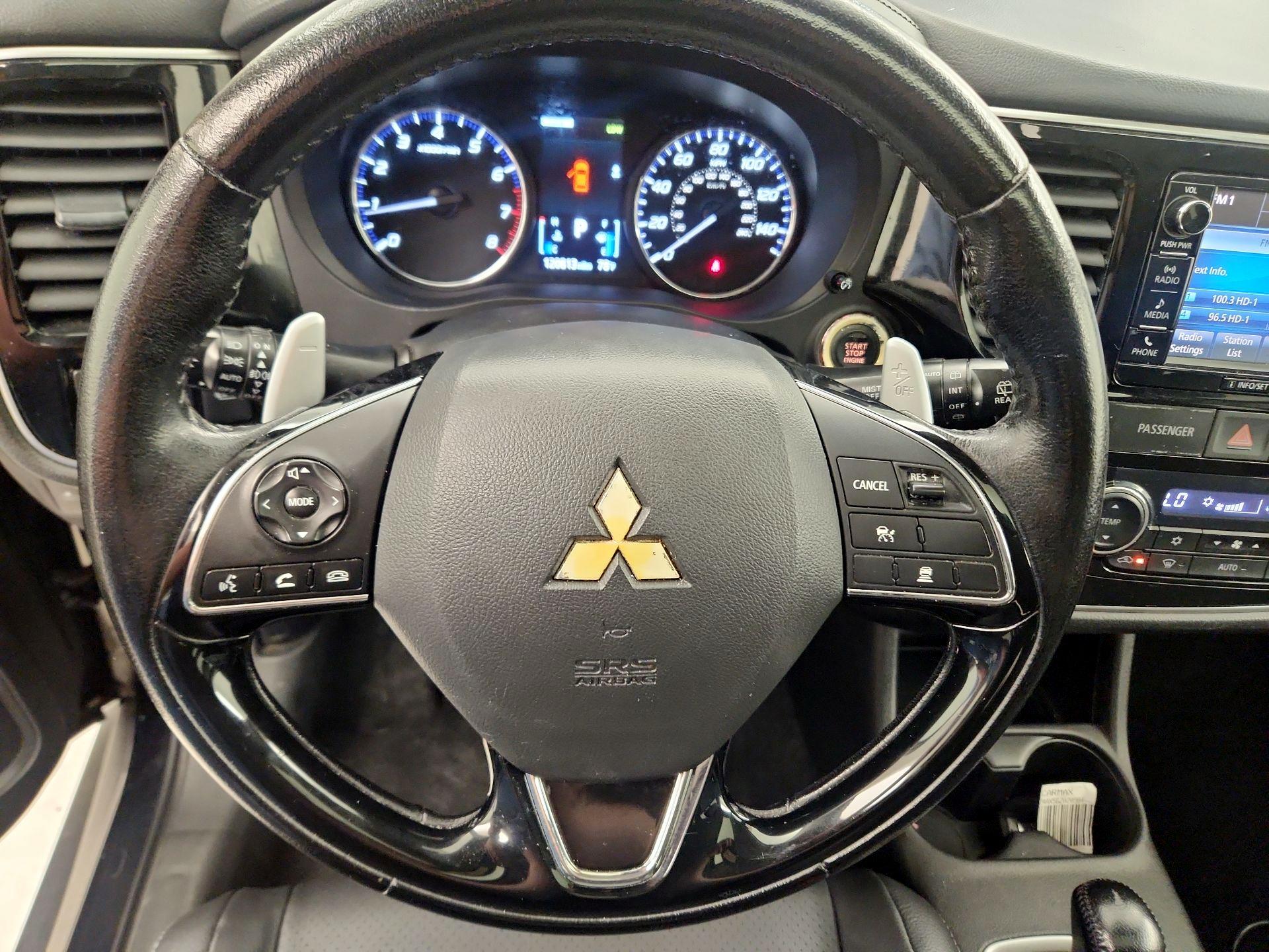 Thumbnail: 2016 Mitsubishi Outlander - 10