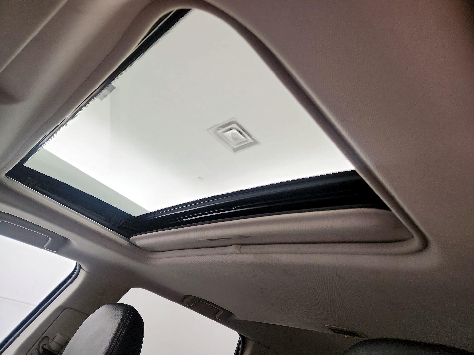 Thumbnail: 2016 Mitsubishi Outlander - 18