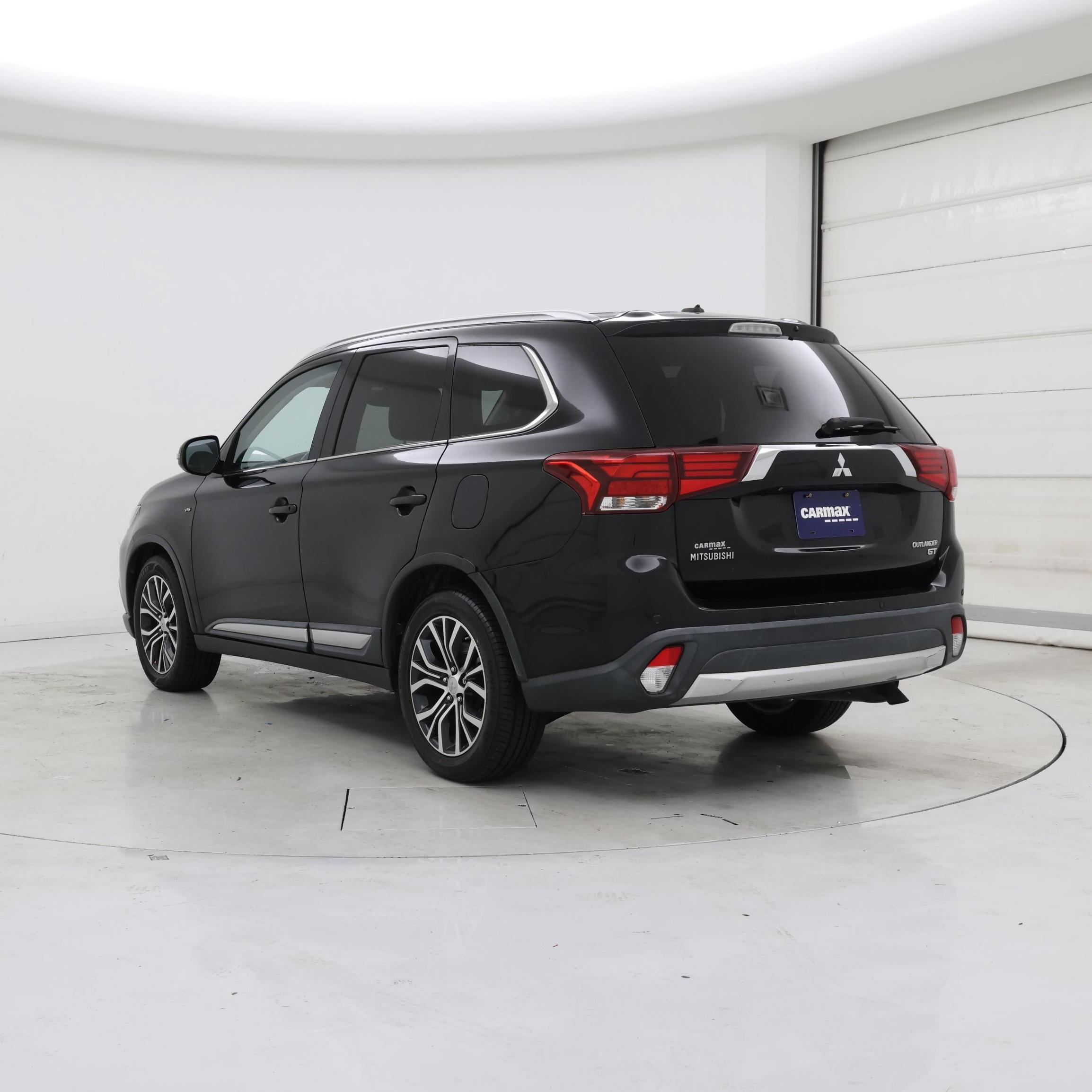 Thumbnail: 2016 Mitsubishi Outlander - 2