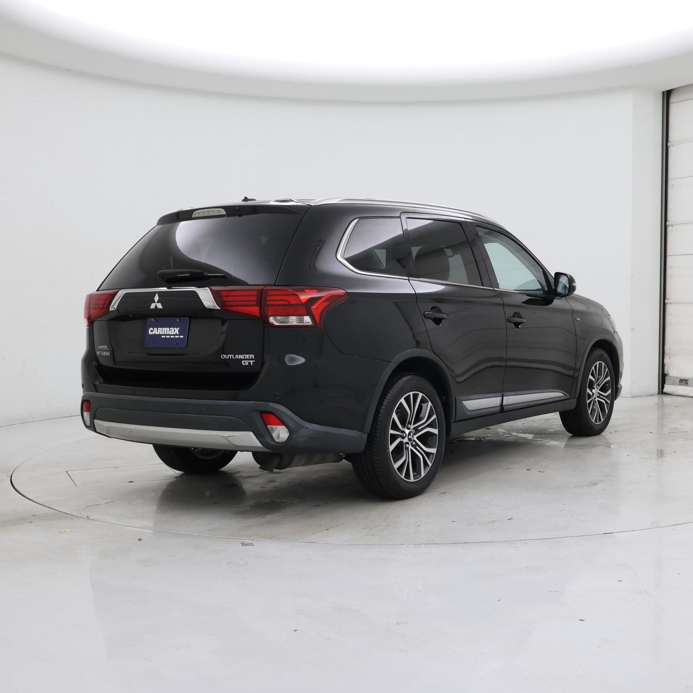 Thumbnail: 2016 Mitsubishi Outlander - 8