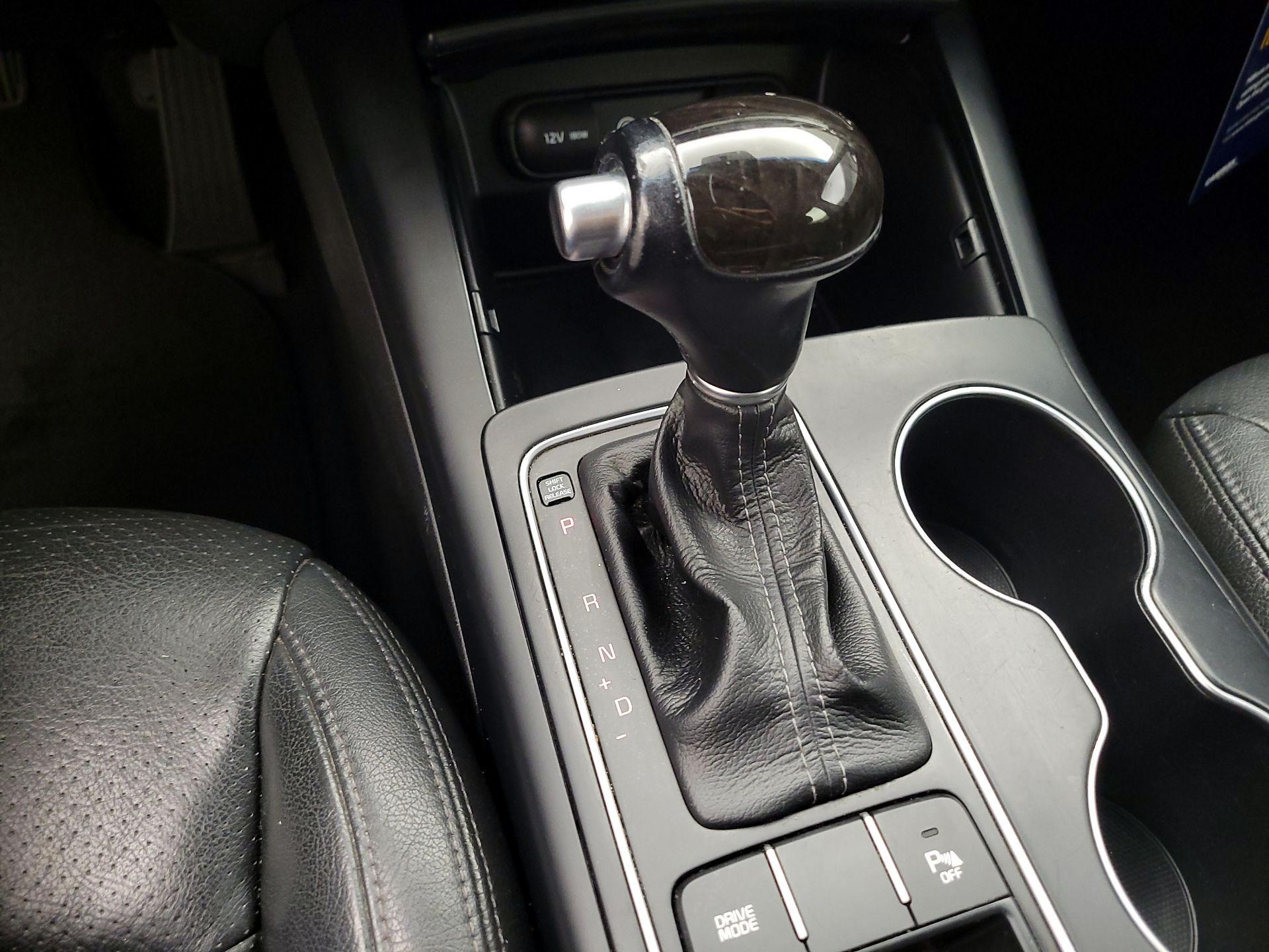 Thumbnail: 2016 Kia Sorento - 15