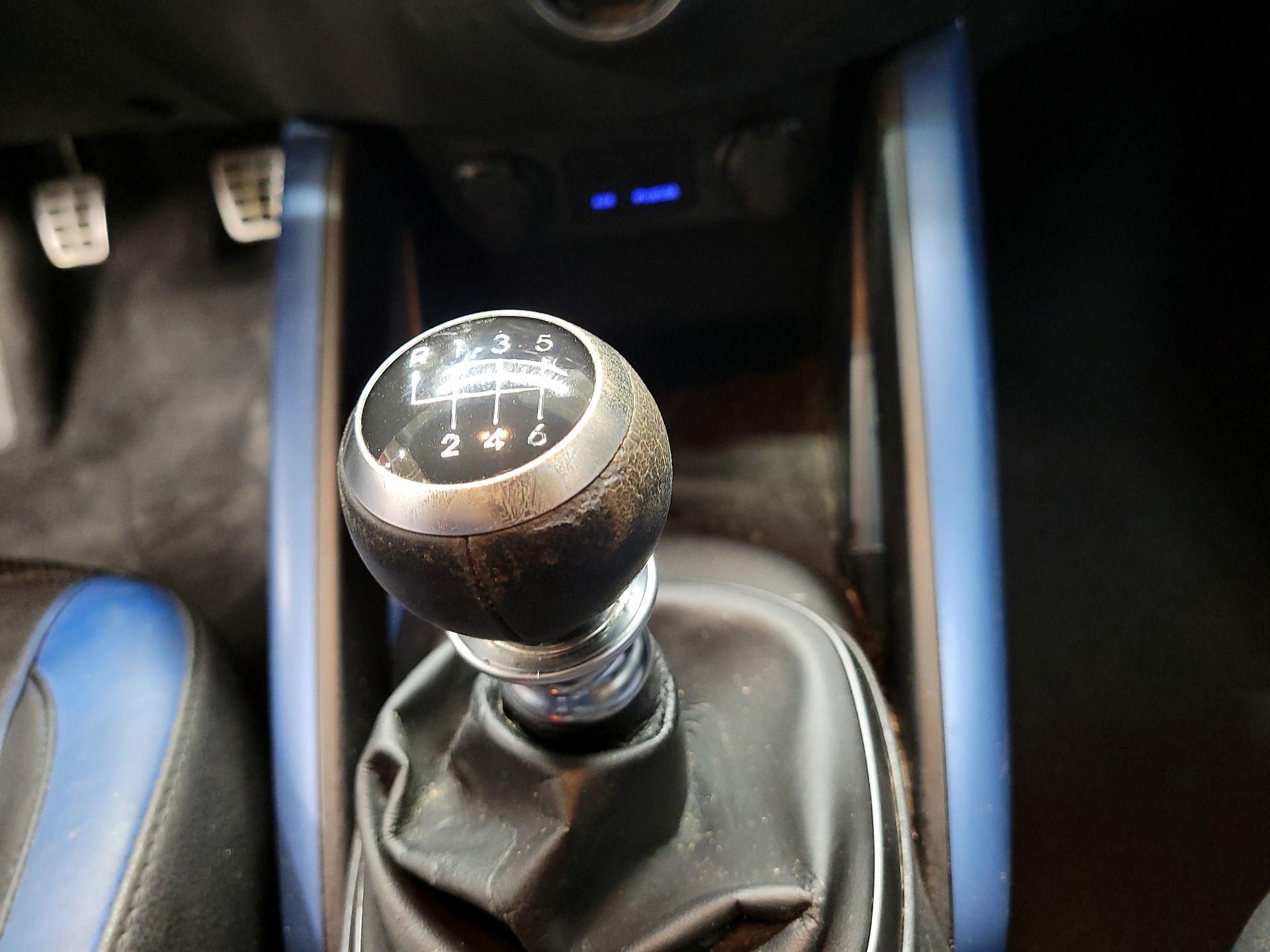 Thumbnail: 2014 Hyundai Veloster - 15