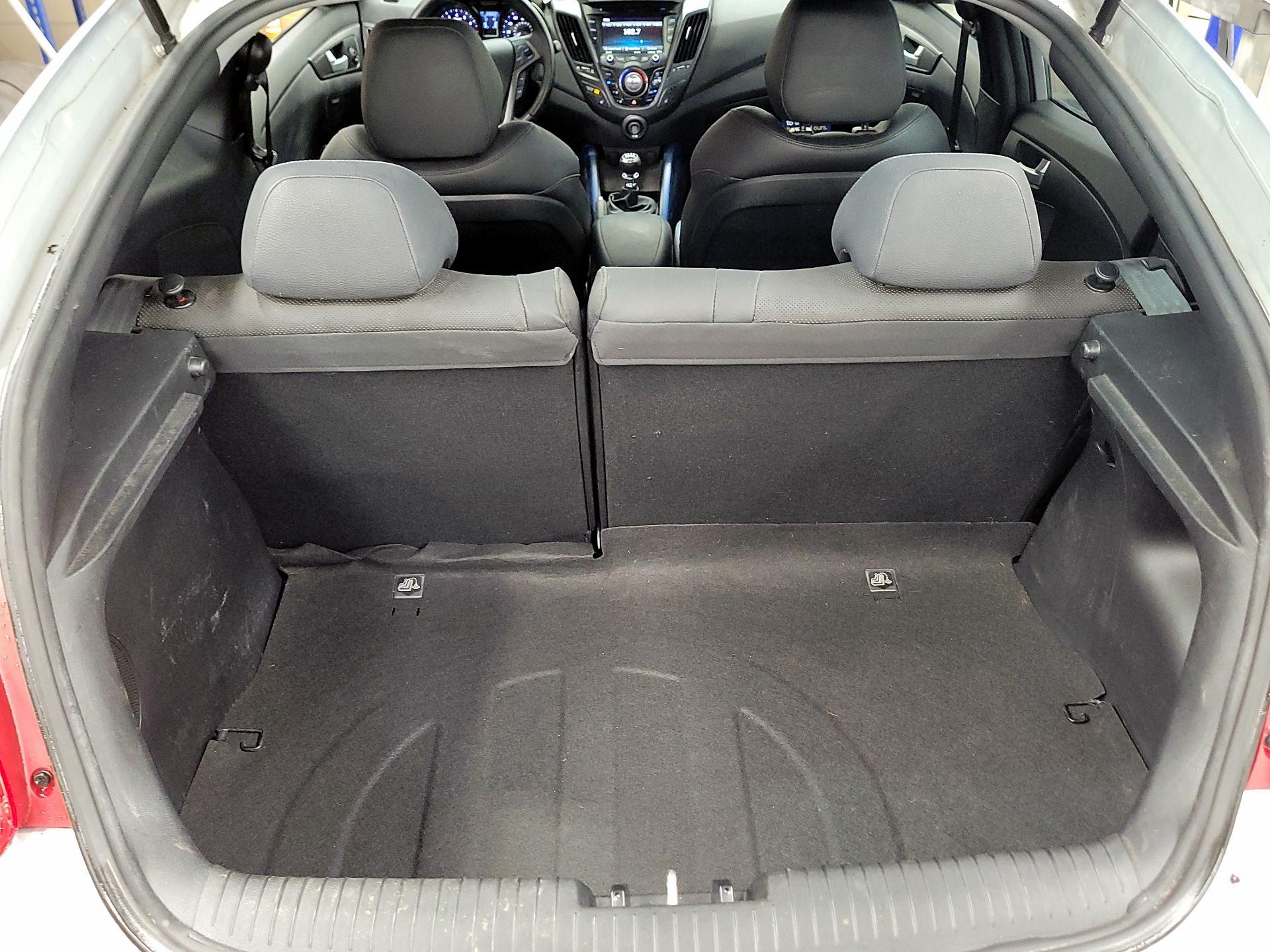 Thumbnail: 2014 Hyundai Veloster - 16