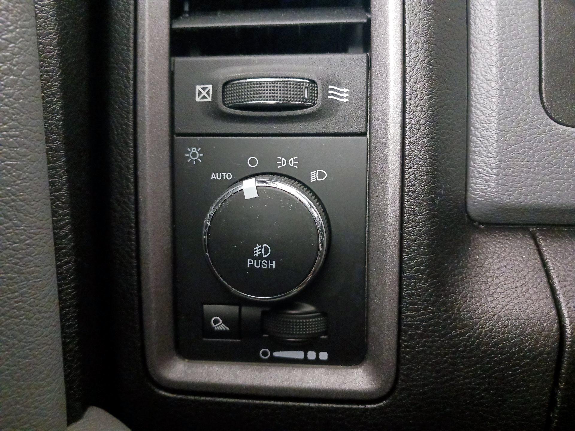Thumbnail: 2019 RAM 1500 Classic - 11