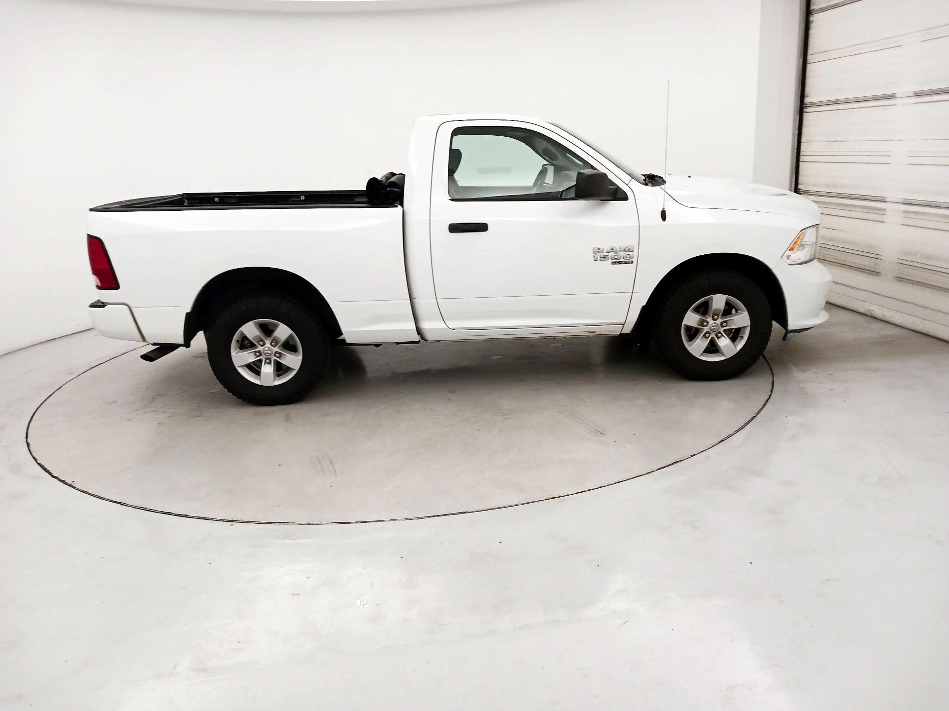 Thumbnail: 2019 RAM 1500 Classic - 4