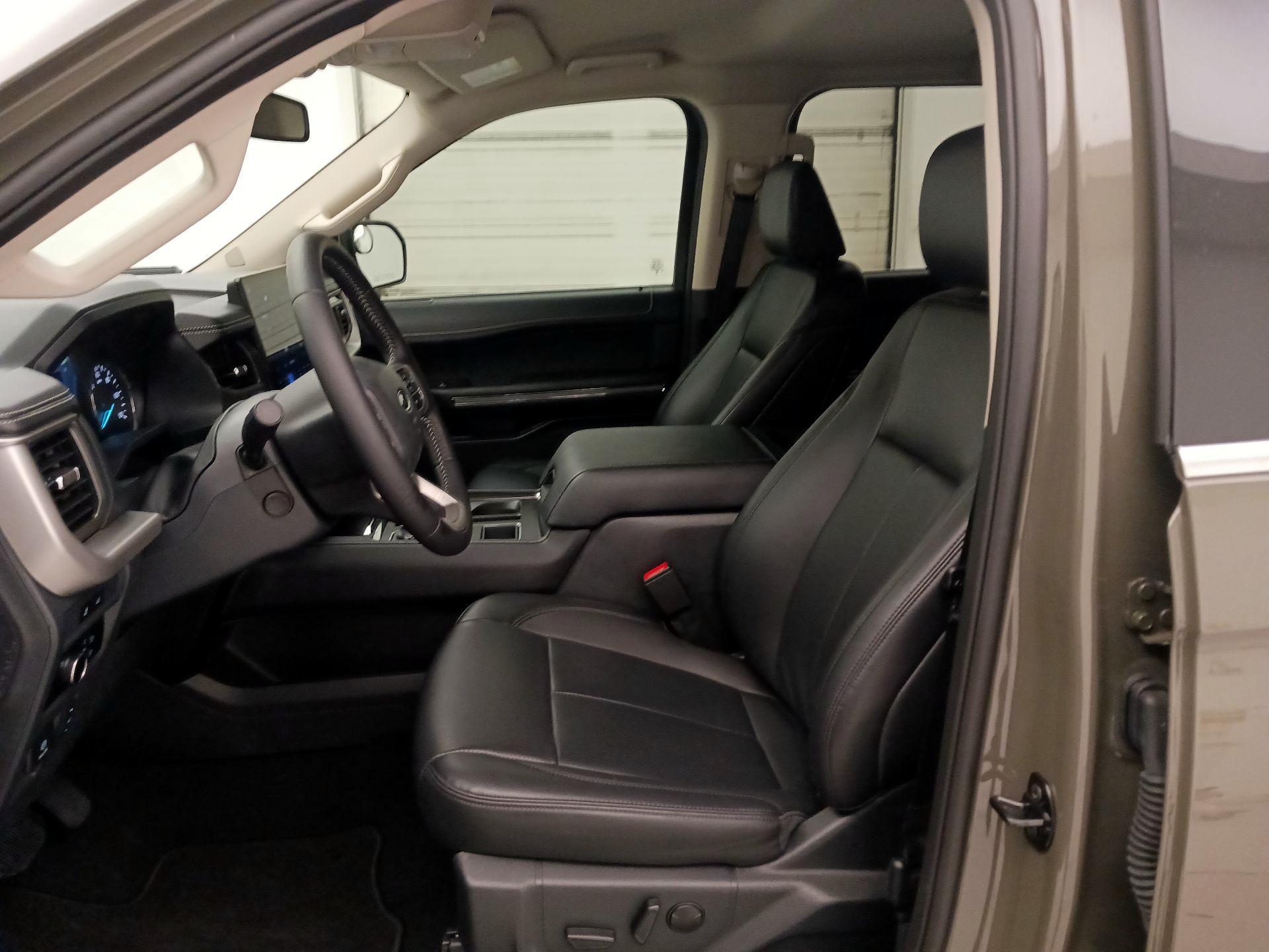 Thumbnail: 2024 Ford Expedition MAX - 9