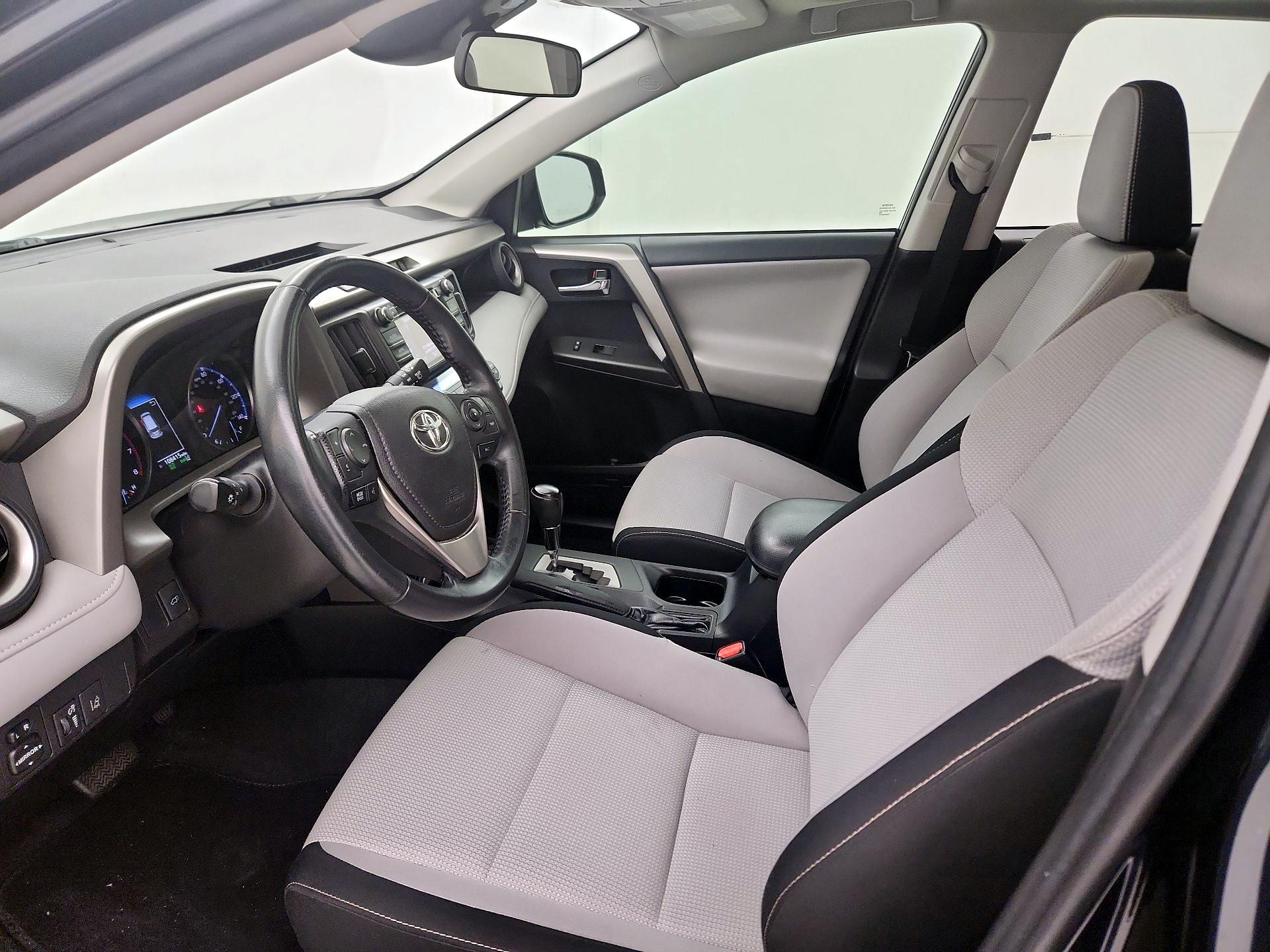 Thumbnail: 2018 Toyota RAV4 - 11